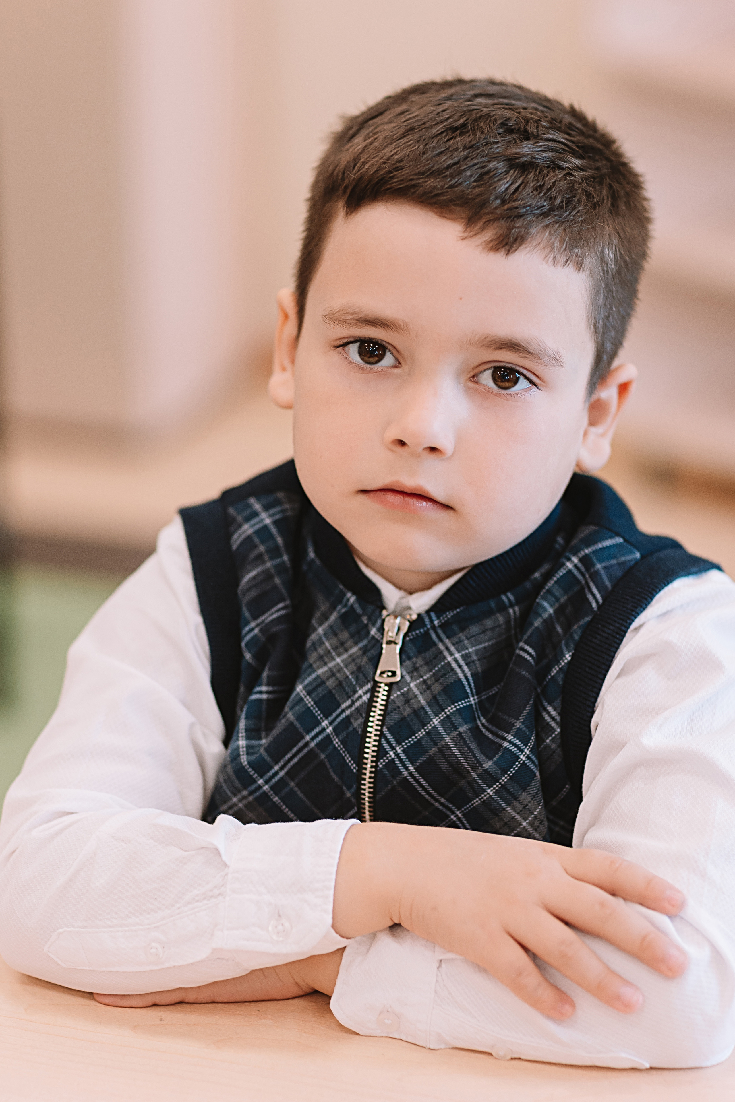 1 класс в кабинете. Семейный фотограф Тюмень, фотограф на роды Салмина Мария