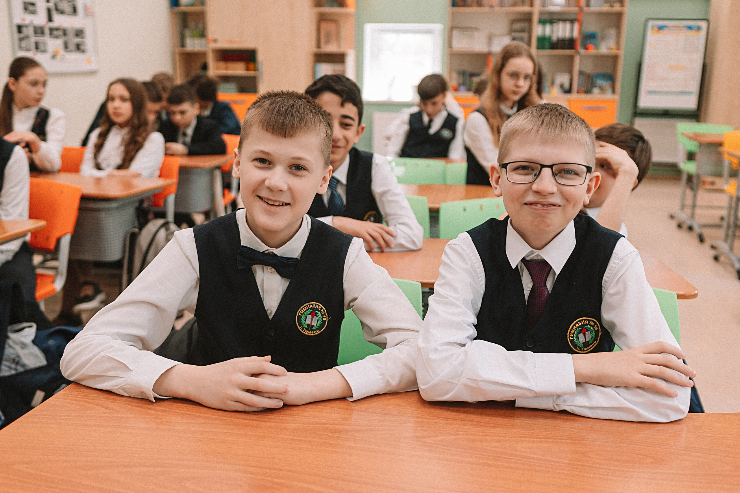 7 класс в кабинете. Семейный фотограф Тюмень, фотограф на роды Салмина Мария