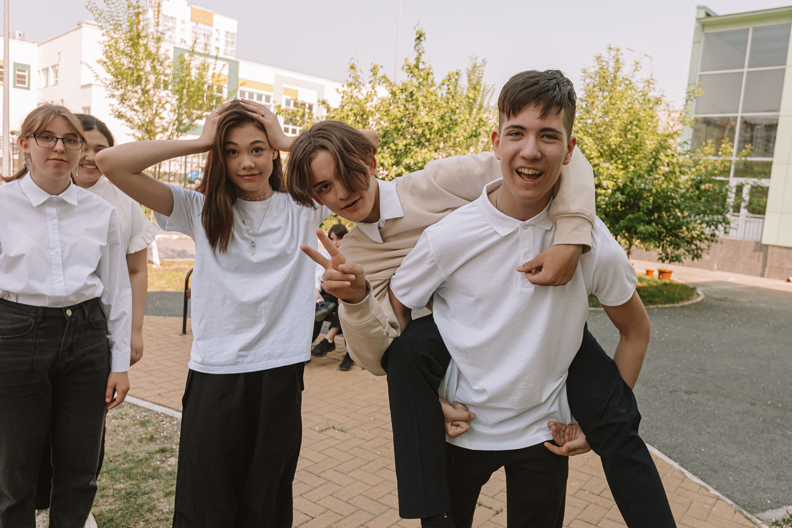 7 класс на улице. Семейный фотограф Тюмень, фотограф на роды Салмина Мария