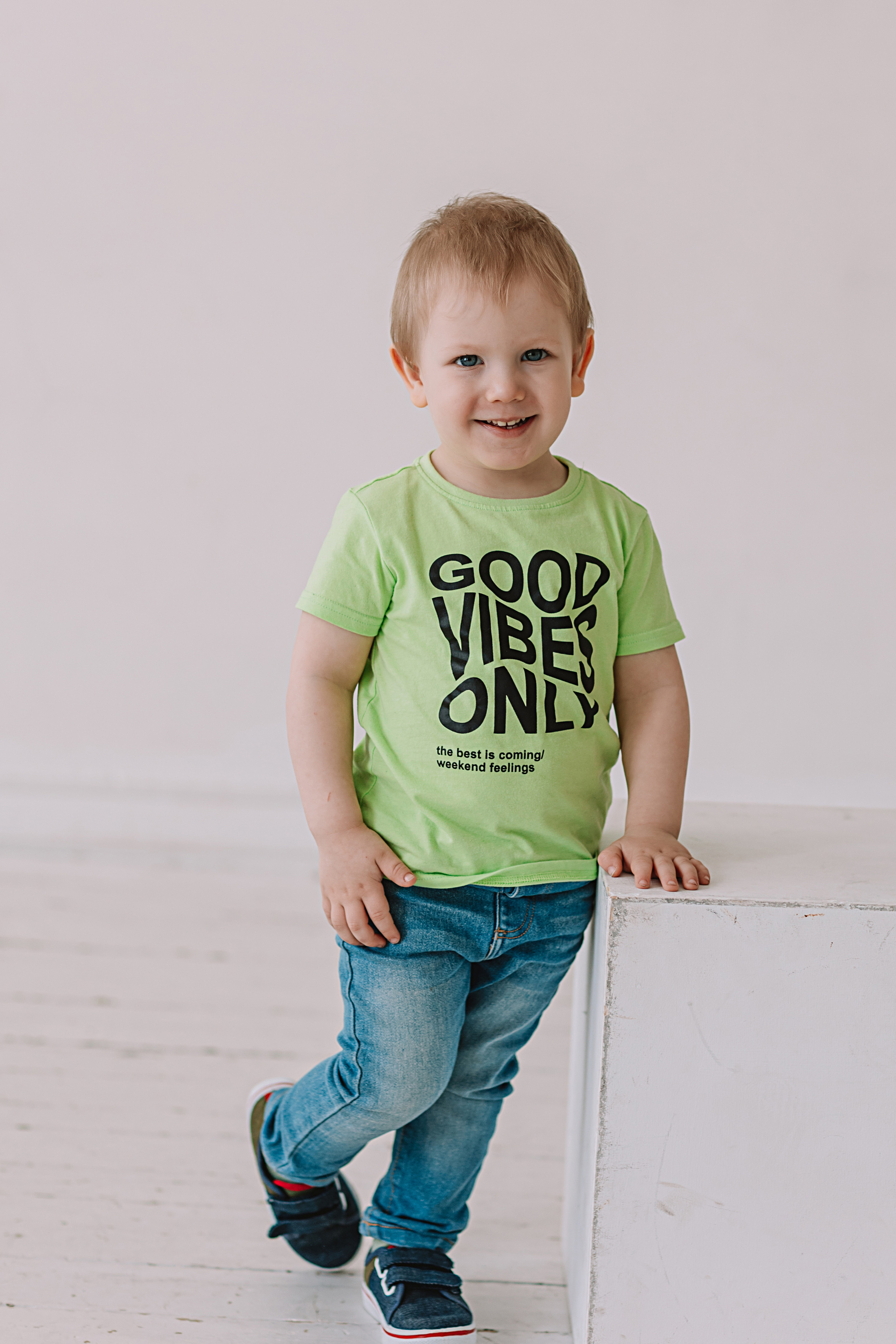 Младшая группа садика в студии. Семейный фотограф Тюмень, фотограф на роды Салмина Мария