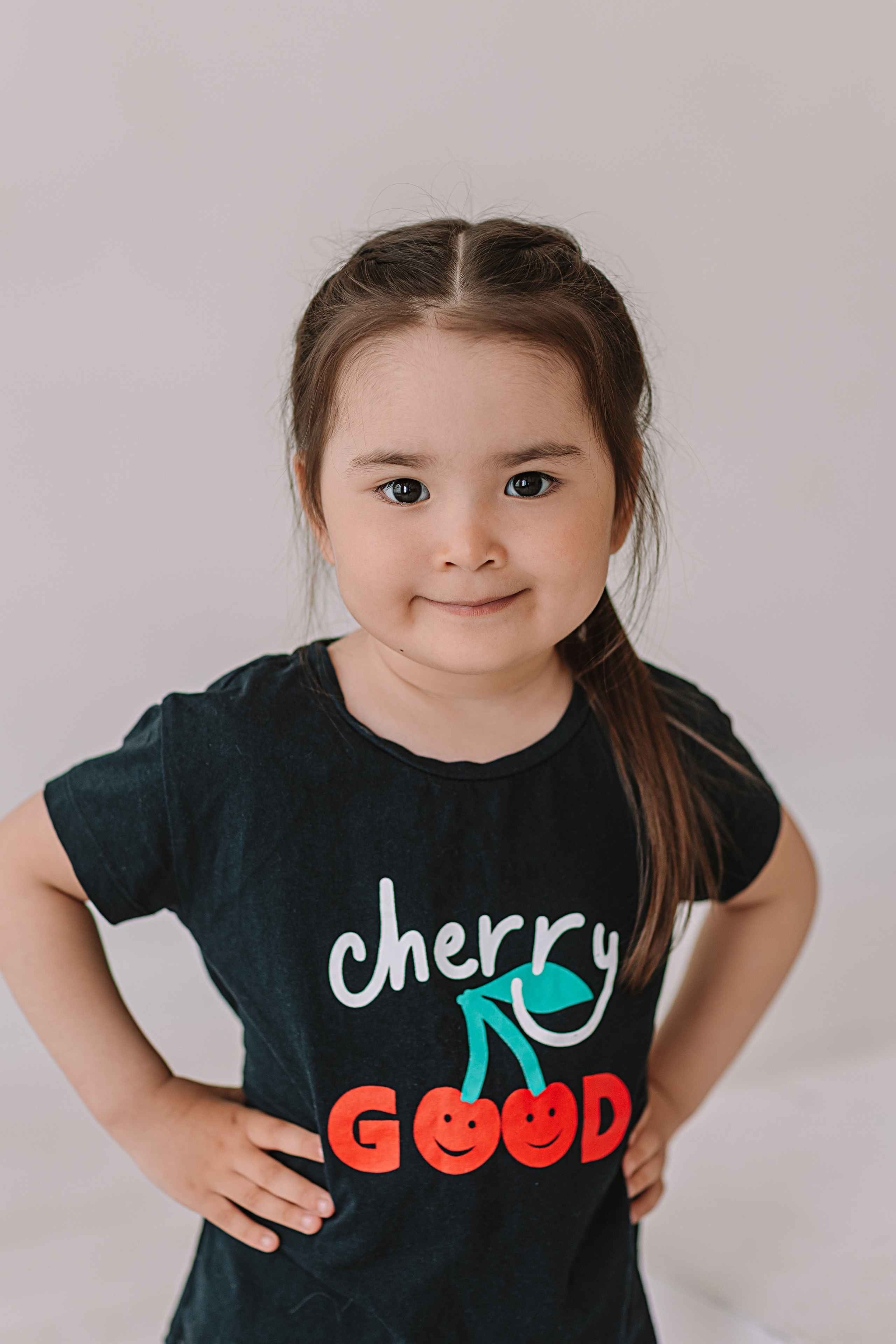 Младшая группа садика в студии. Семейный фотограф Тюмень, фотограф на роды Салмина Мария