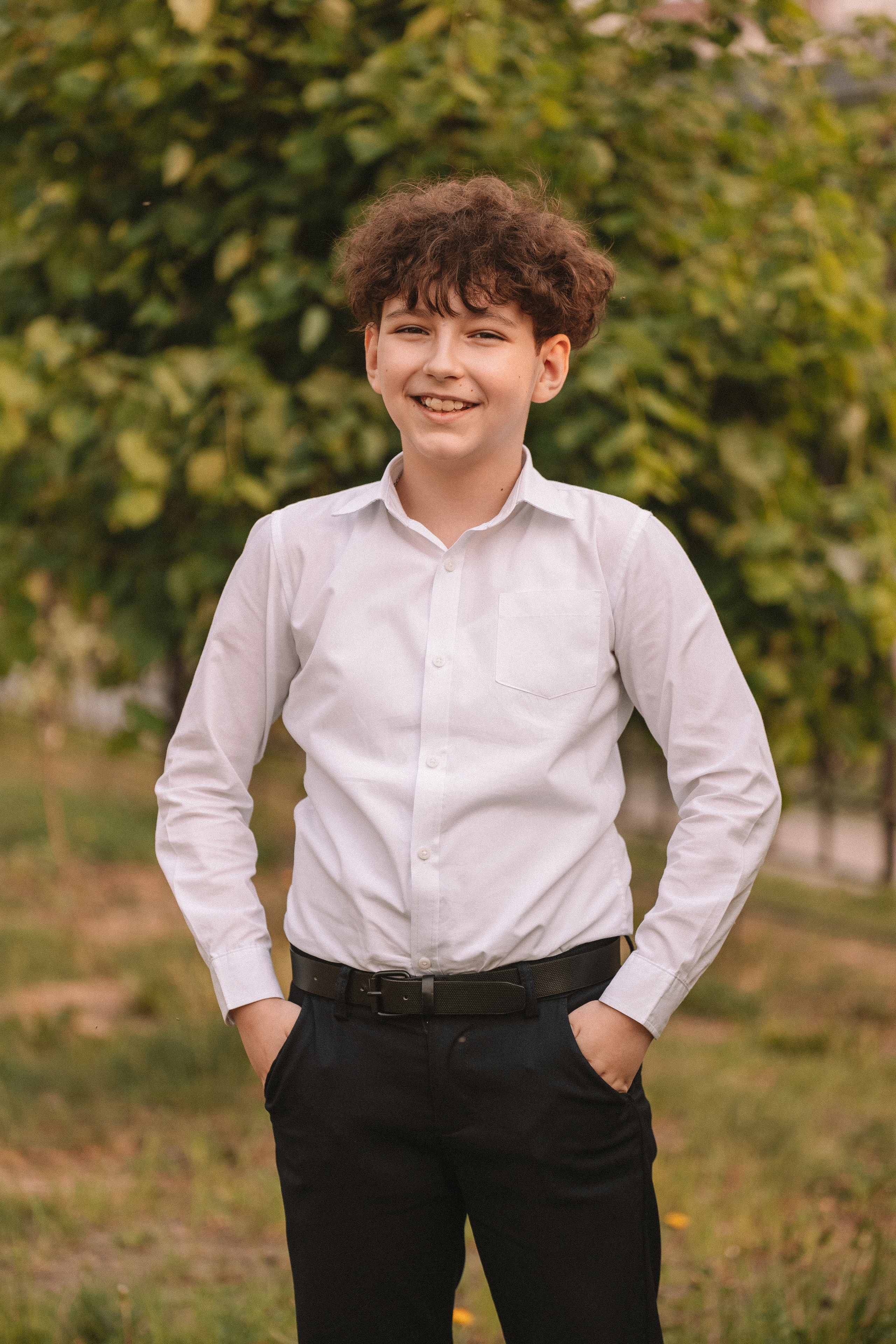 3 класс у школы. Семейный фотограф Тюмень, фотограф на роды Салмина Мария