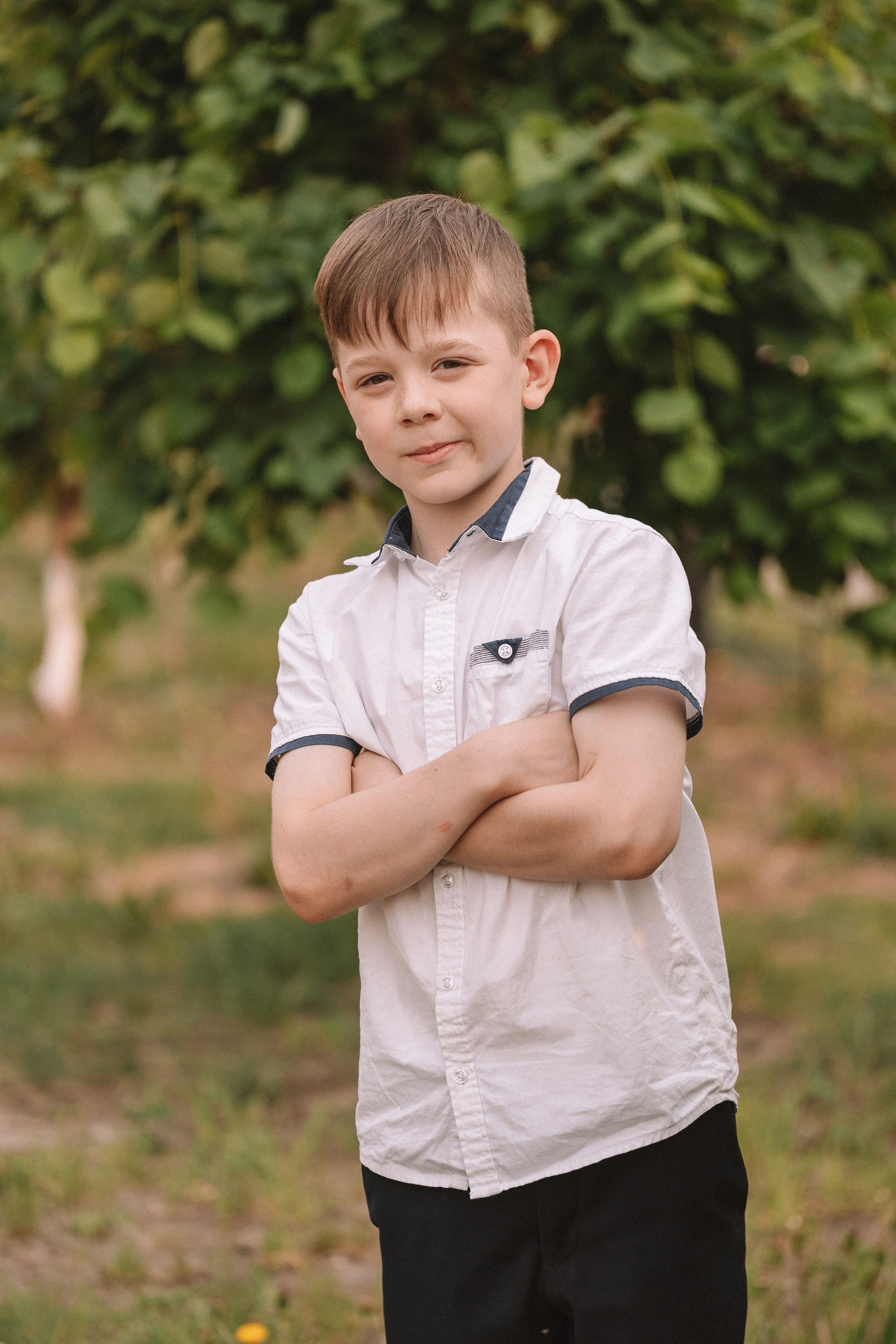 3 класс у школы. Семейный фотограф Тюмень, фотограф на роды Салмина Мария