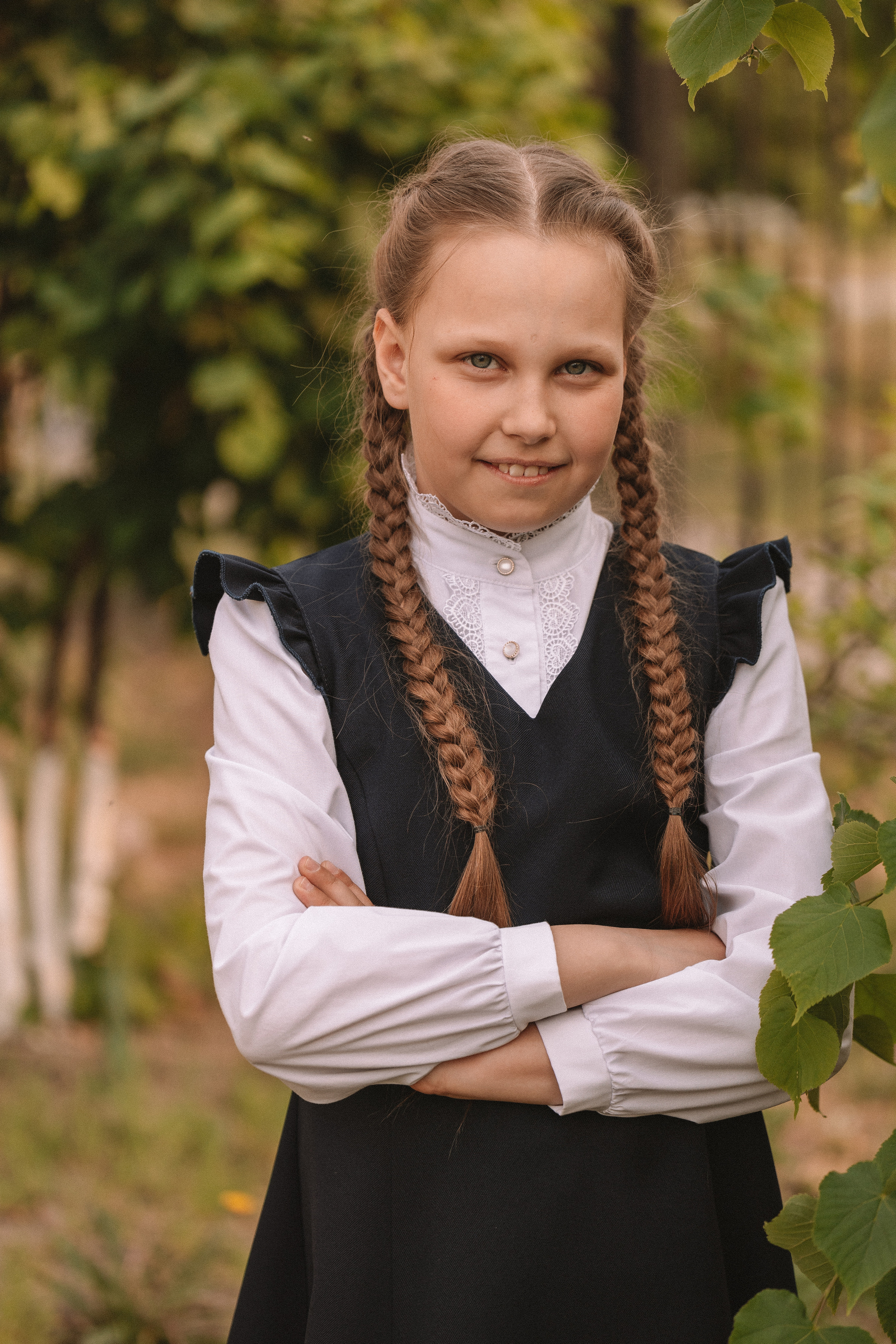 3 класс у школы. Семейный фотограф Тюмень, фотограф на роды Салмина Мария