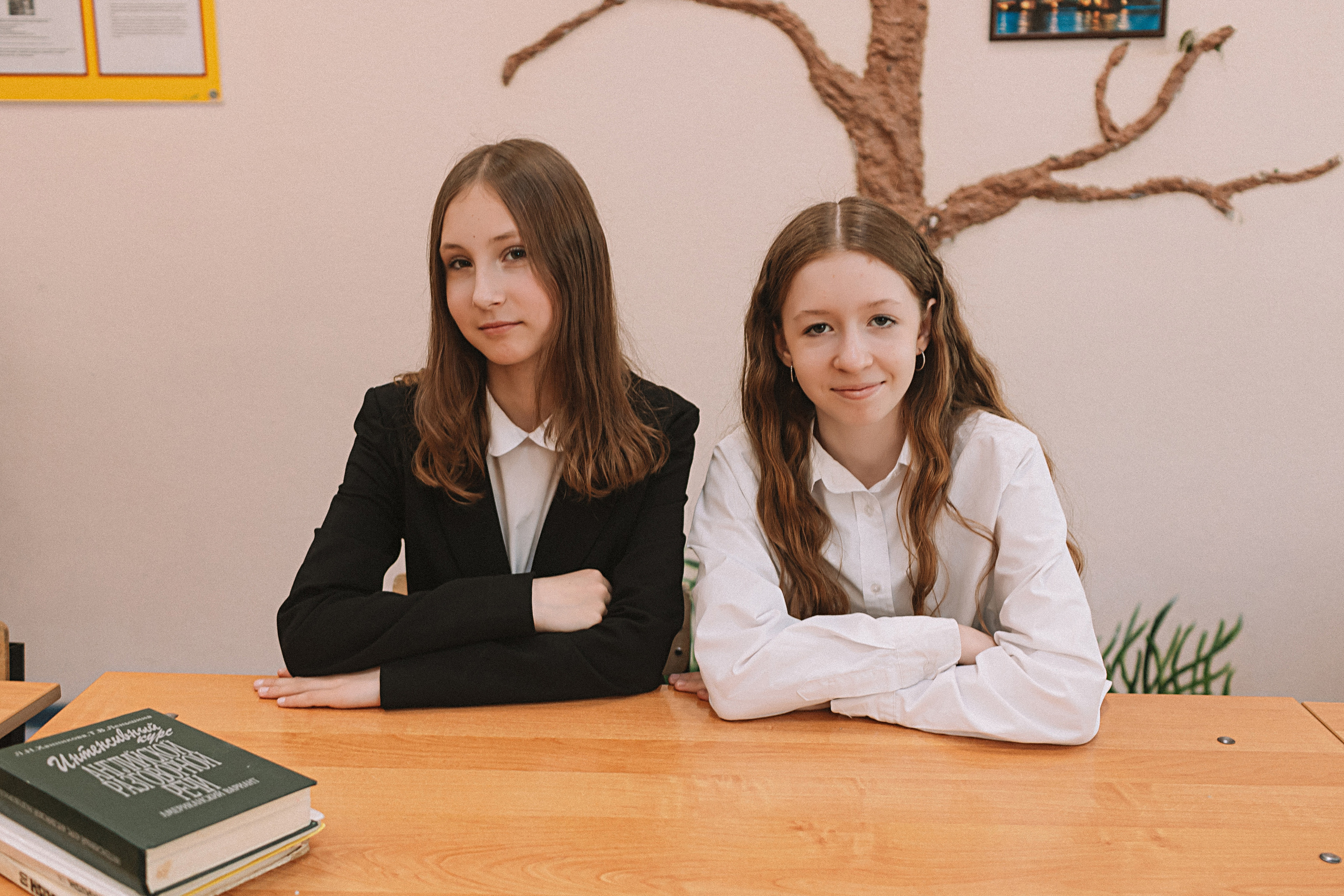 7 класс в стенах школы. Семейный фотограф Тюмень, фотограф на роды Салмина Мария