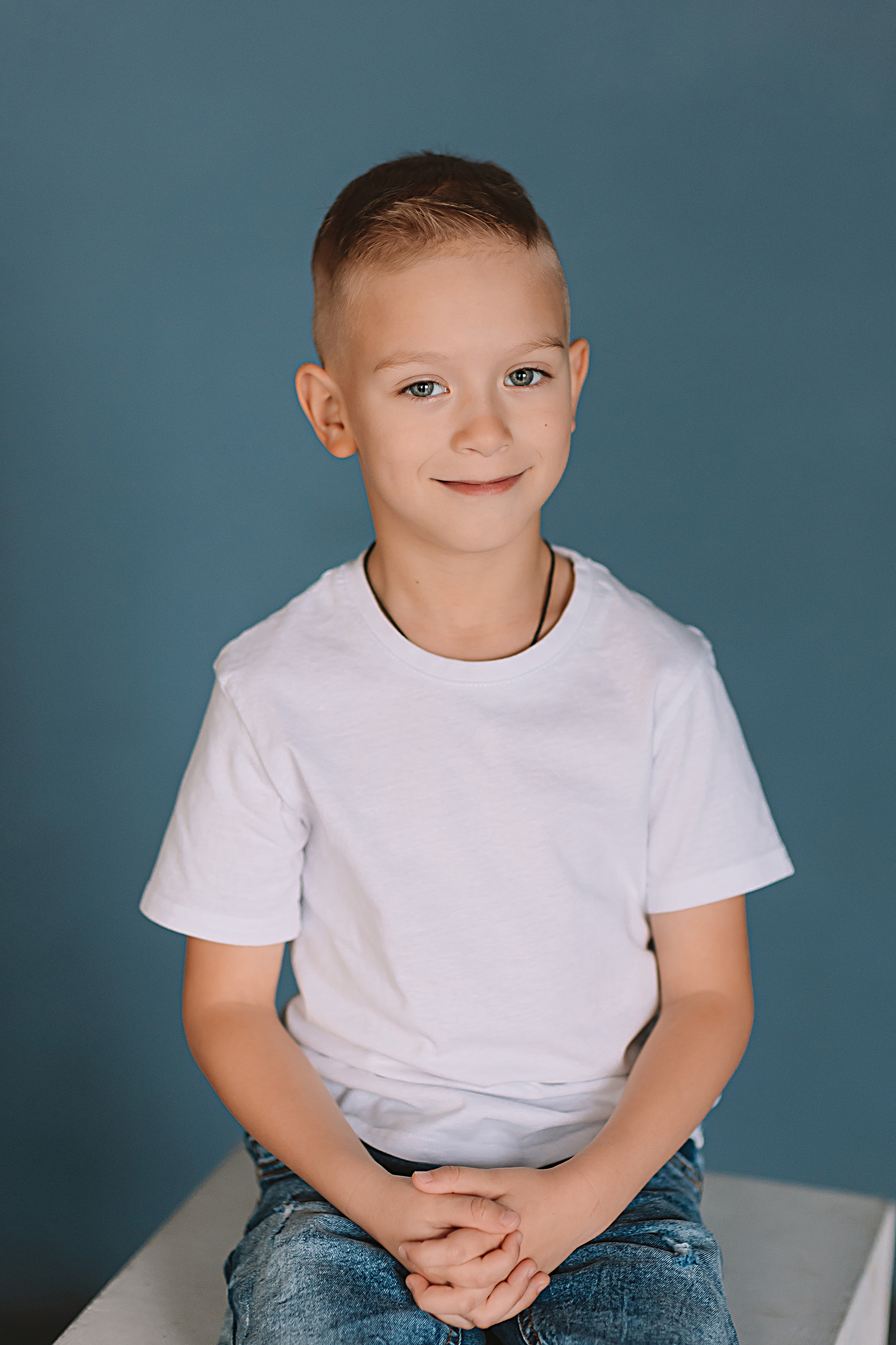 Садик в фотостудии. Семейный фотограф Тюмень, фотограф на роды Салмина Мария