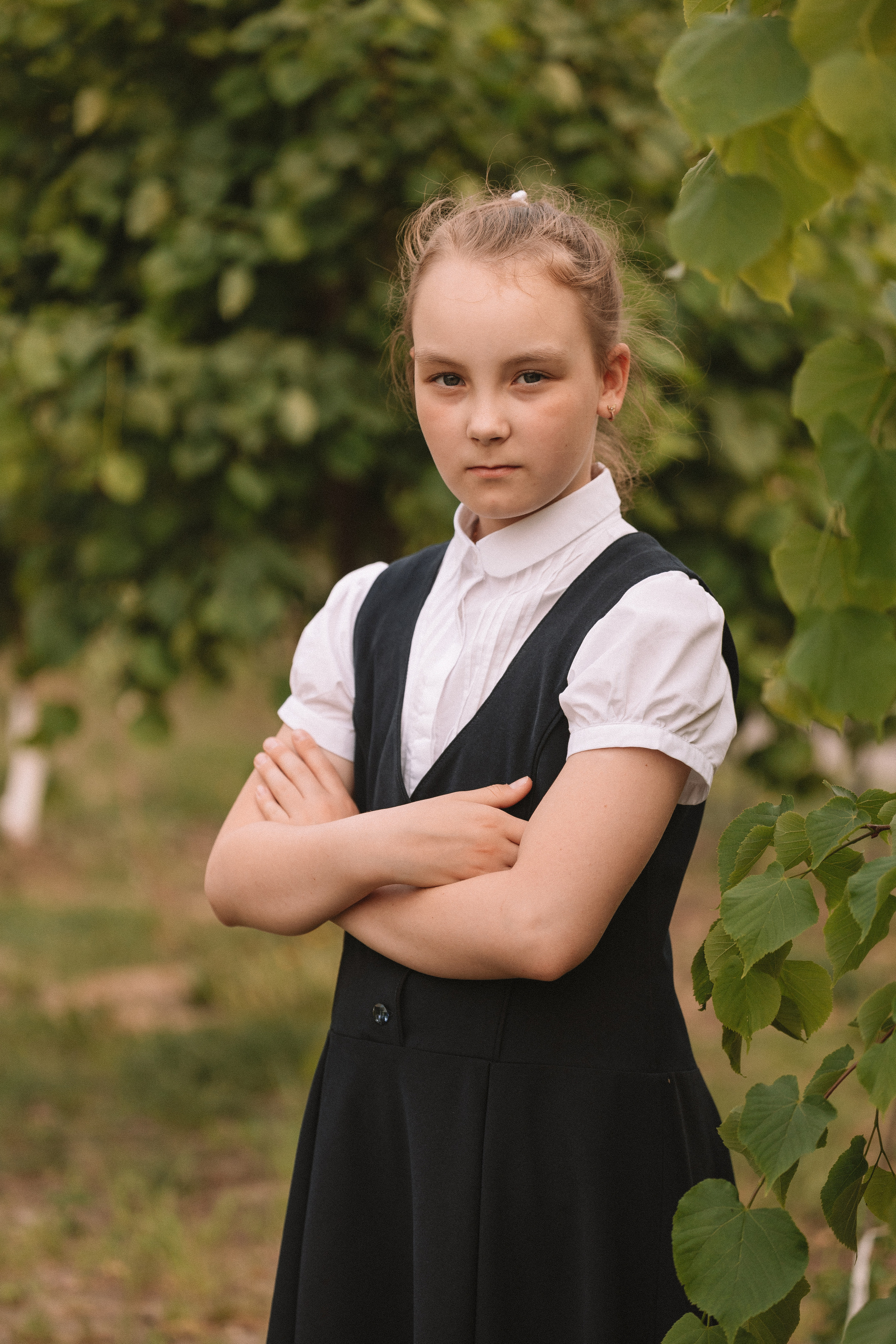 3 класс у школы. Семейный фотограф Тюмень, фотограф на роды Салмина Мария