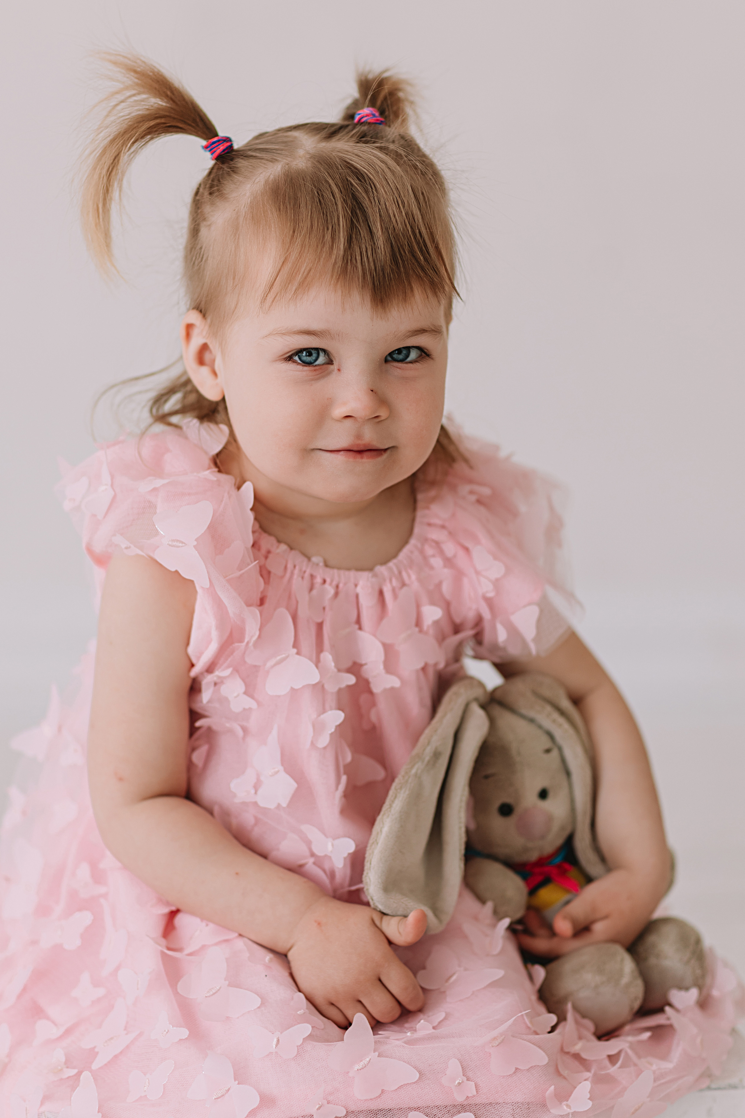 Младшая группа садика в студии. Семейный фотограф Тюмень, фотограф на роды Салмина Мария