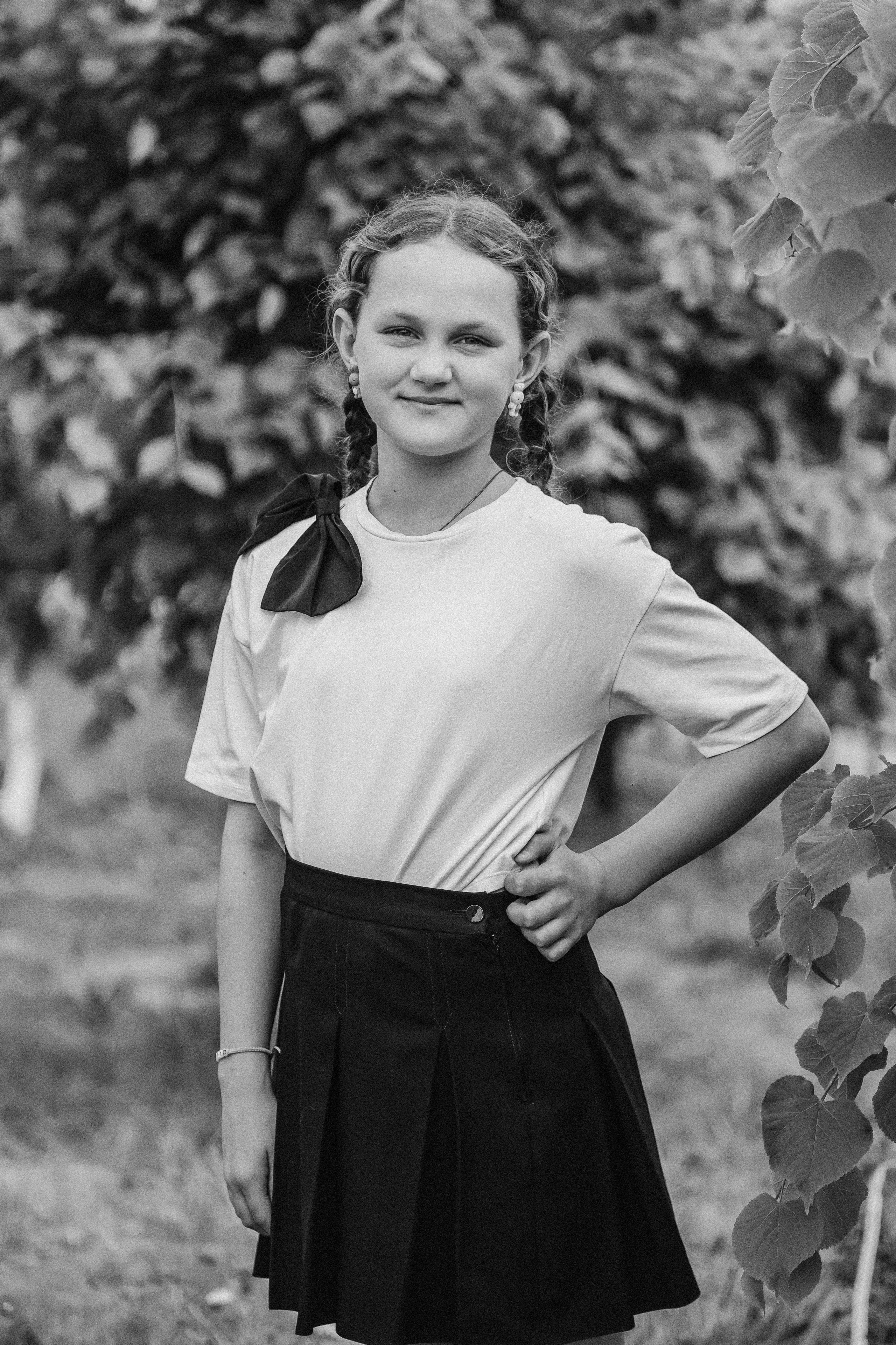 3 класс у школы. Семейный фотограф Тюмень, фотограф на роды Салмина Мария