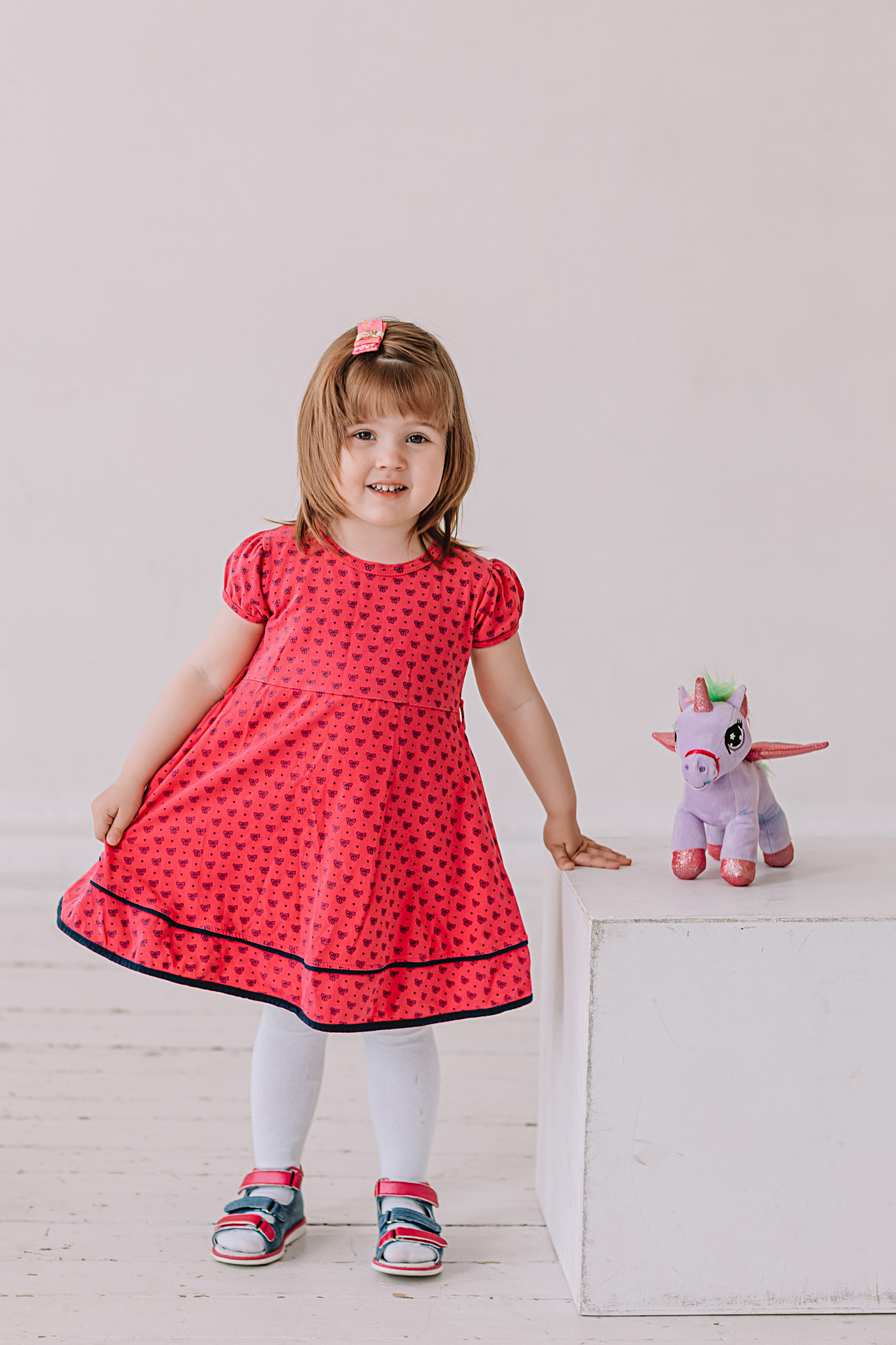 Младшая группа садика в студии. Семейный фотограф Тюмень, фотограф на роды Салмина Мария