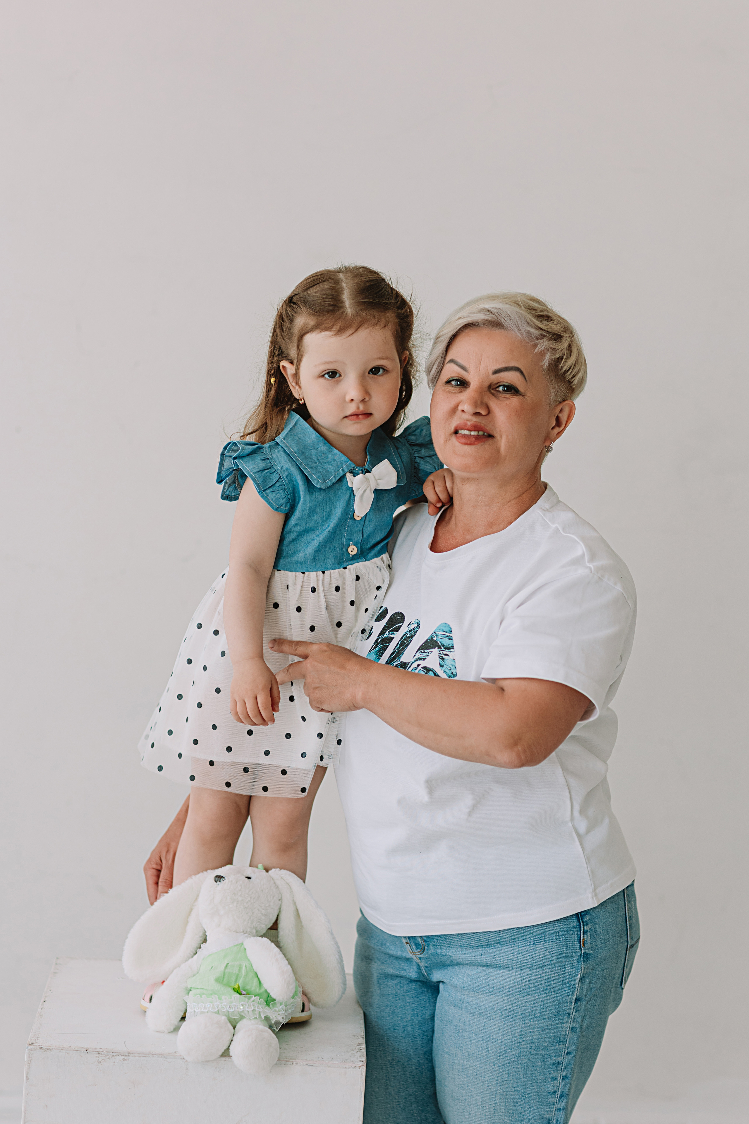 Младшая группа садика в студии. Семейный фотограф Тюмень, фотограф на роды Салмина Мария