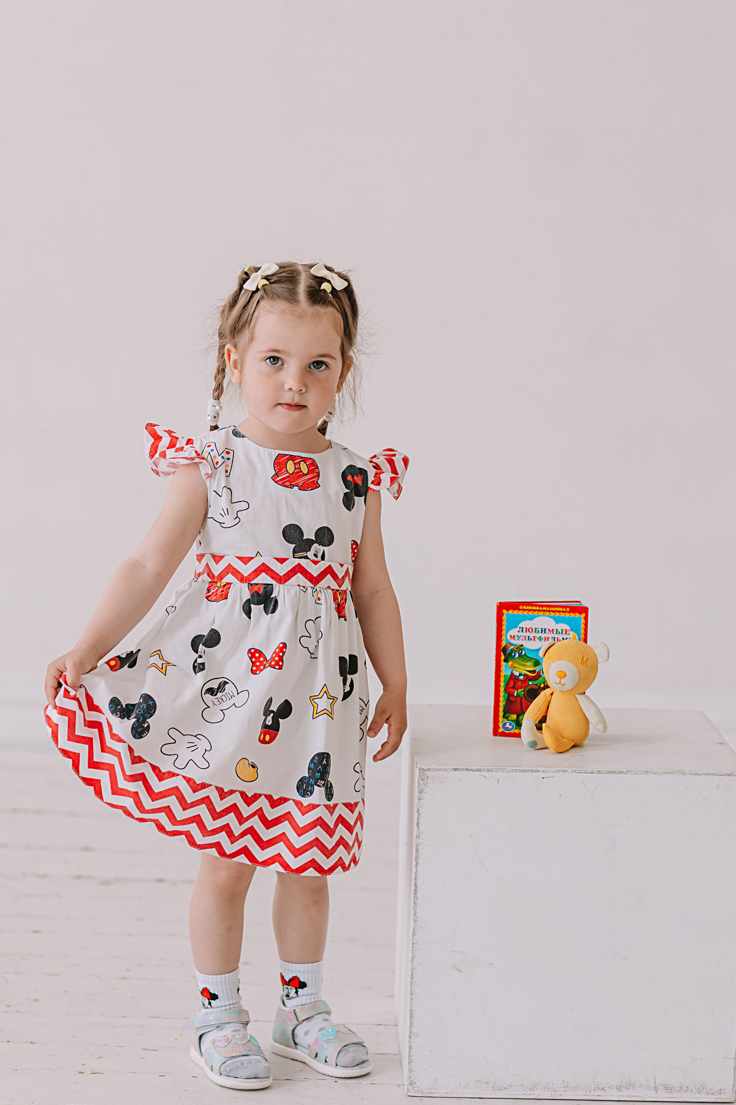 Младшая группа садика в студии. Семейный фотограф Тюмень, фотограф на роды Салмина Мария