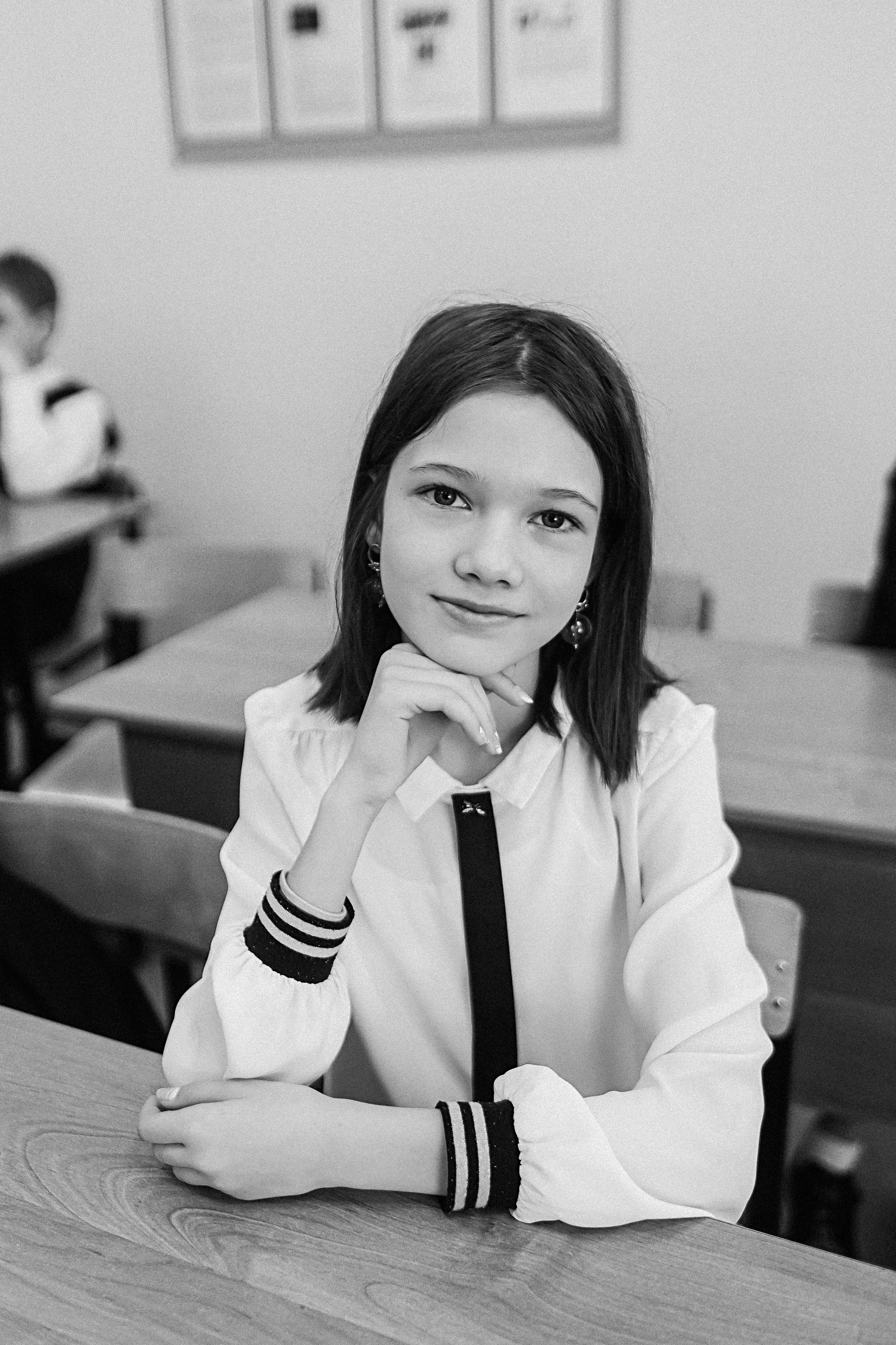 7 класс в стенах школы. Семейный фотограф Тюмень, фотограф на роды Салмина Мария