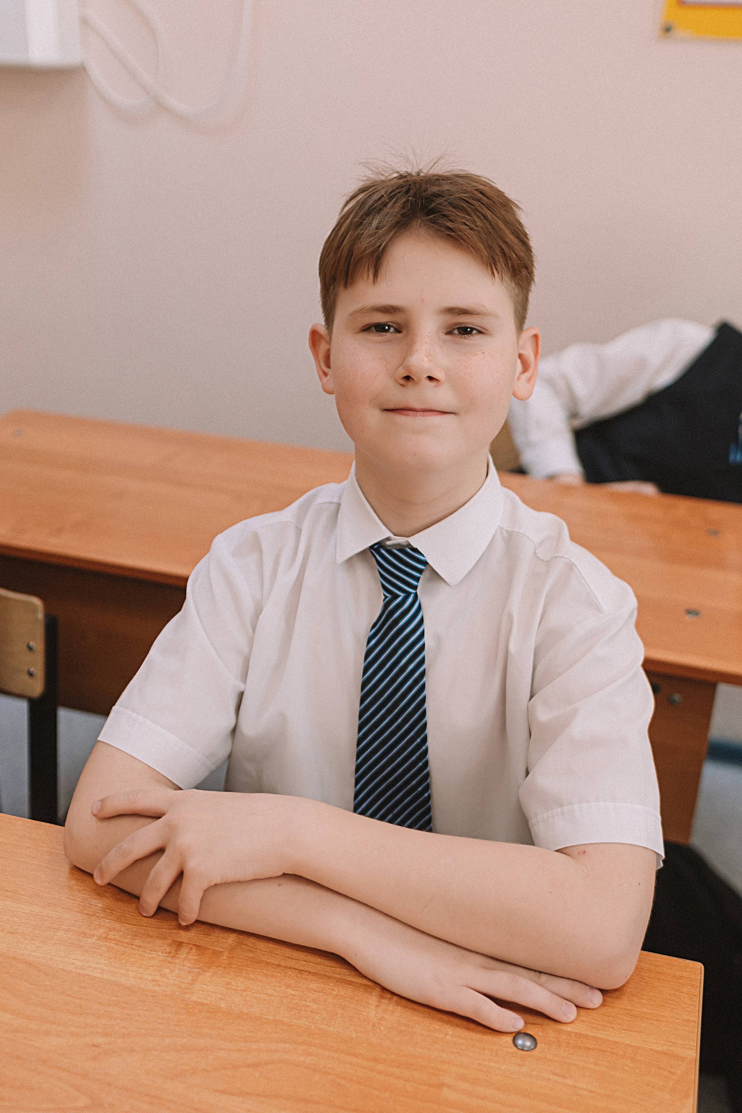 7 класс в стенах школы. Семейный фотограф Тюмень, фотограф на роды Салмина Мария