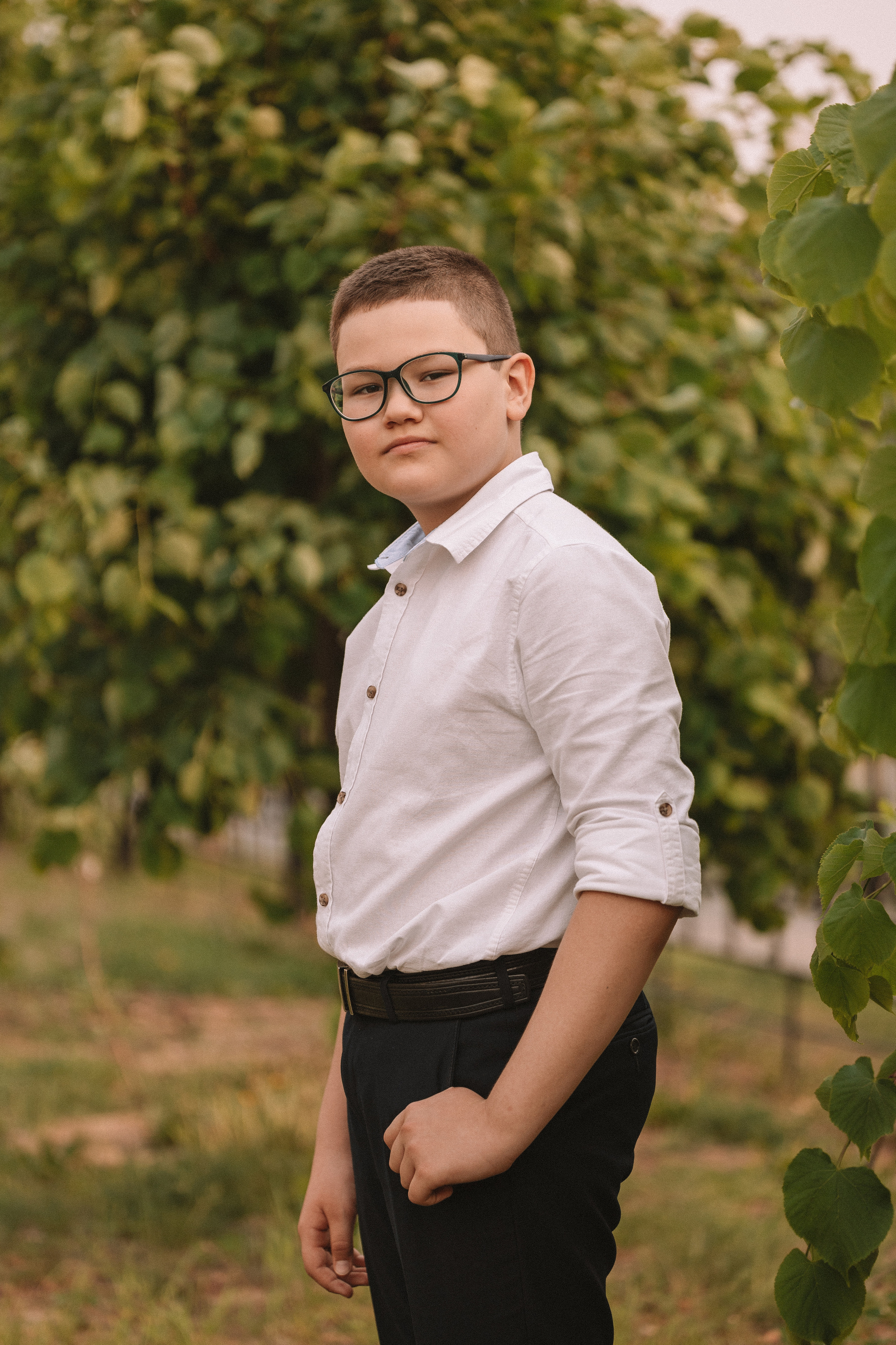 3 класс у школы. Семейный фотограф Тюмень, фотограф на роды Салмина Мария