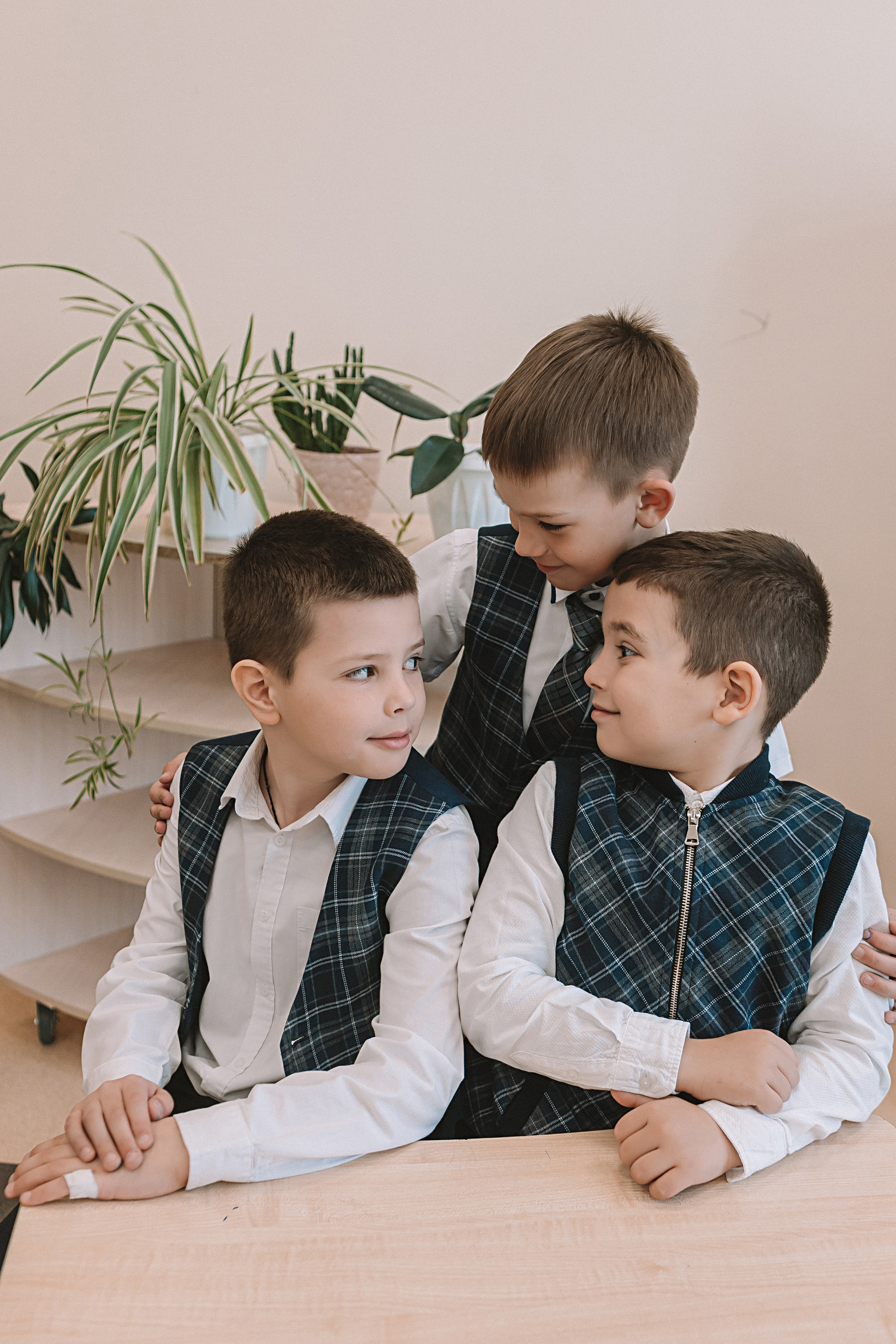 1 класс в кабинете. Семейный фотограф Тюмень, фотограф на роды Салмина Мария