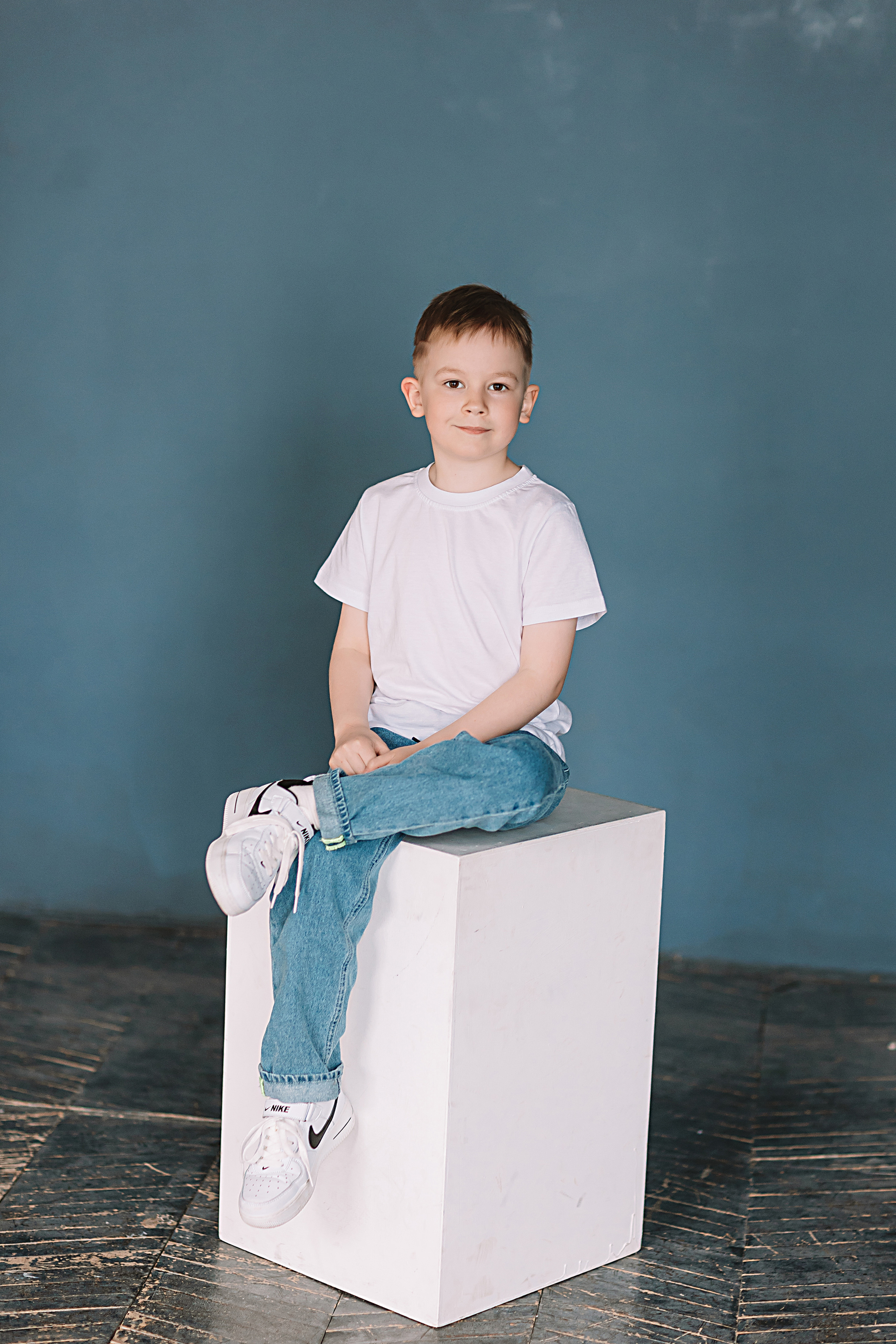 Садик в фотостудии. Семейный фотограф Тюмень, фотограф на роды Салмина Мария