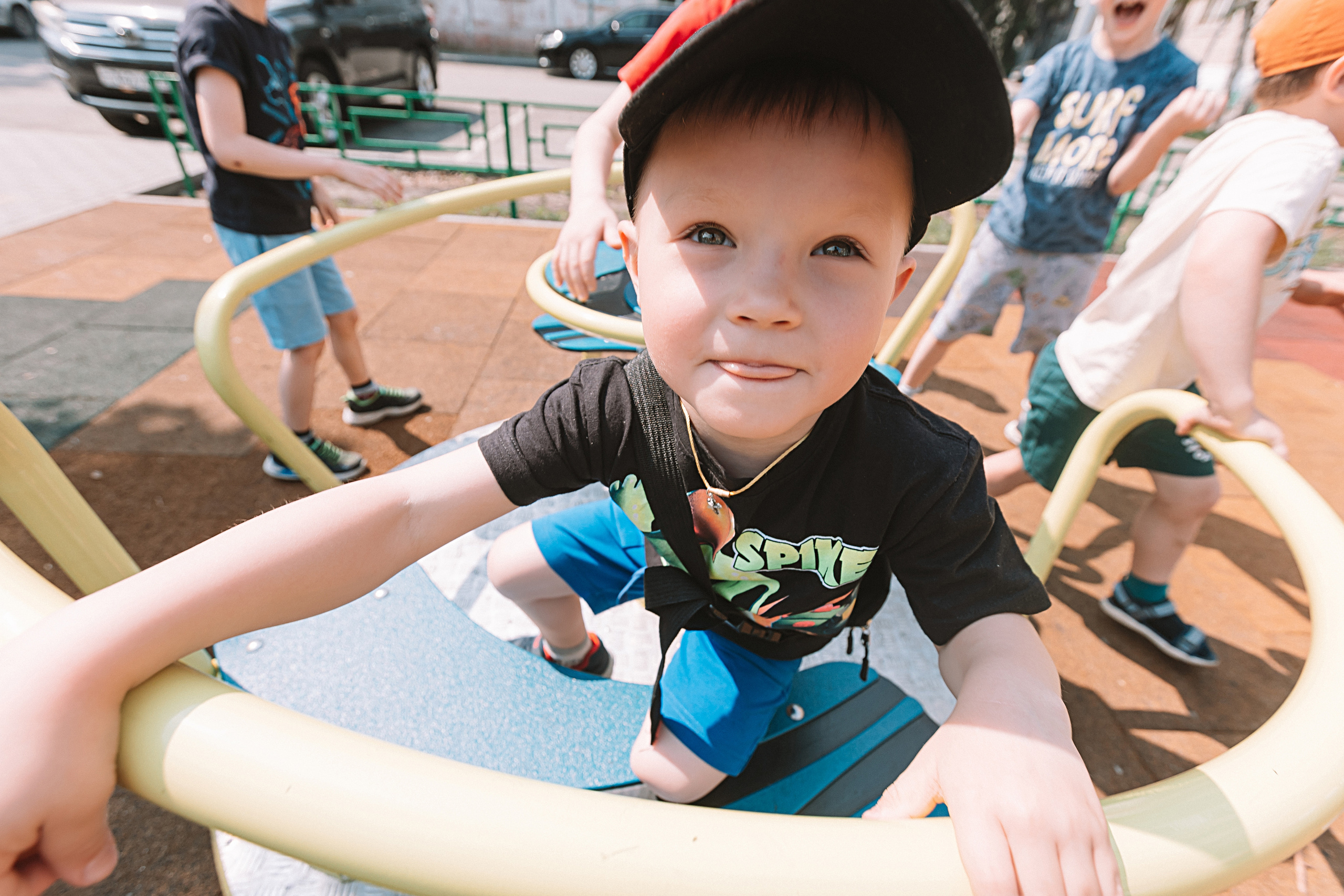 Один день в саду (частный). Семейный фотограф Тюмень, фотограф на роды Салмина Мария