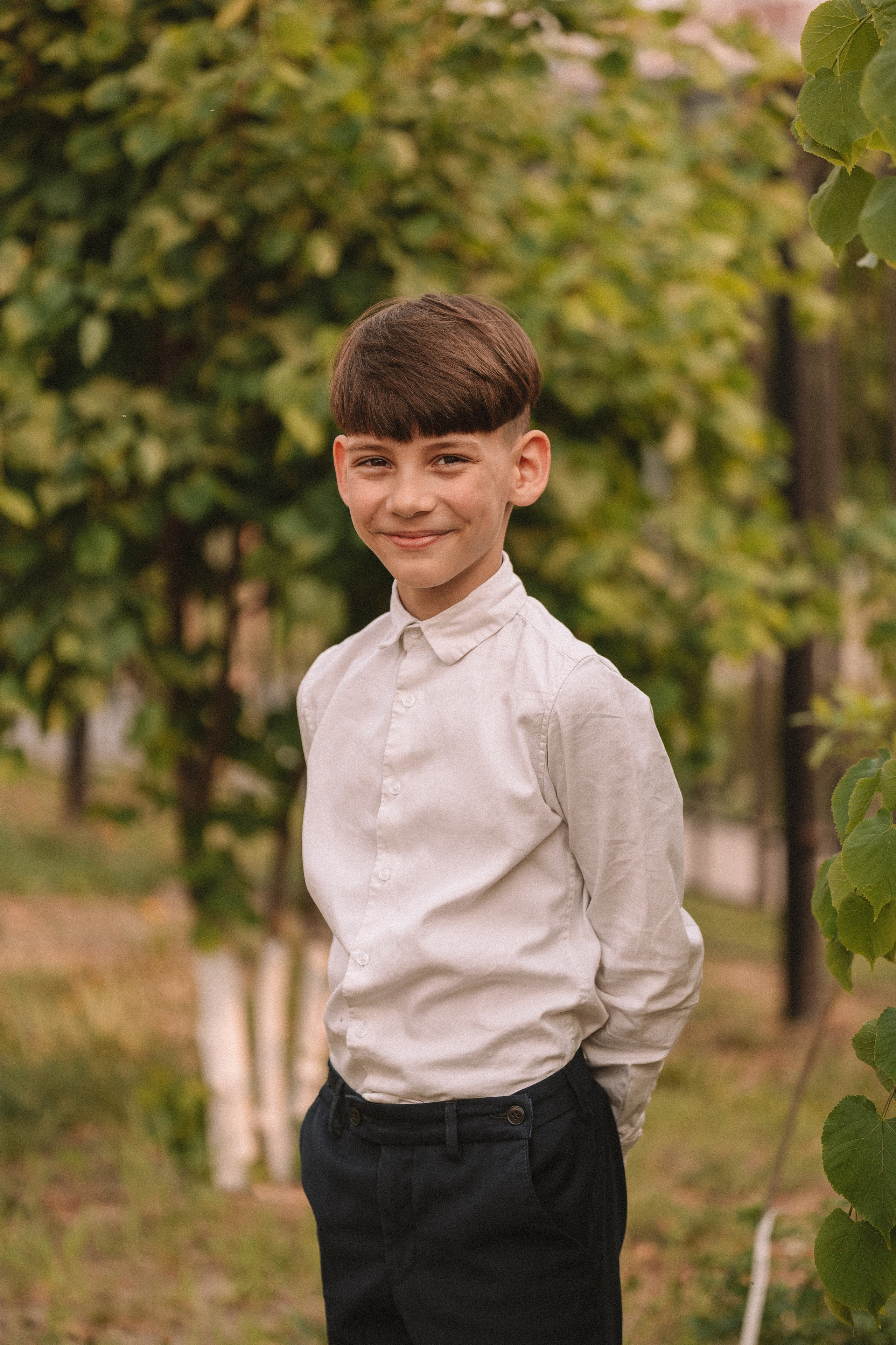 3 класс у школы. Семейный фотограф Тюмень, фотограф на роды Салмина Мария