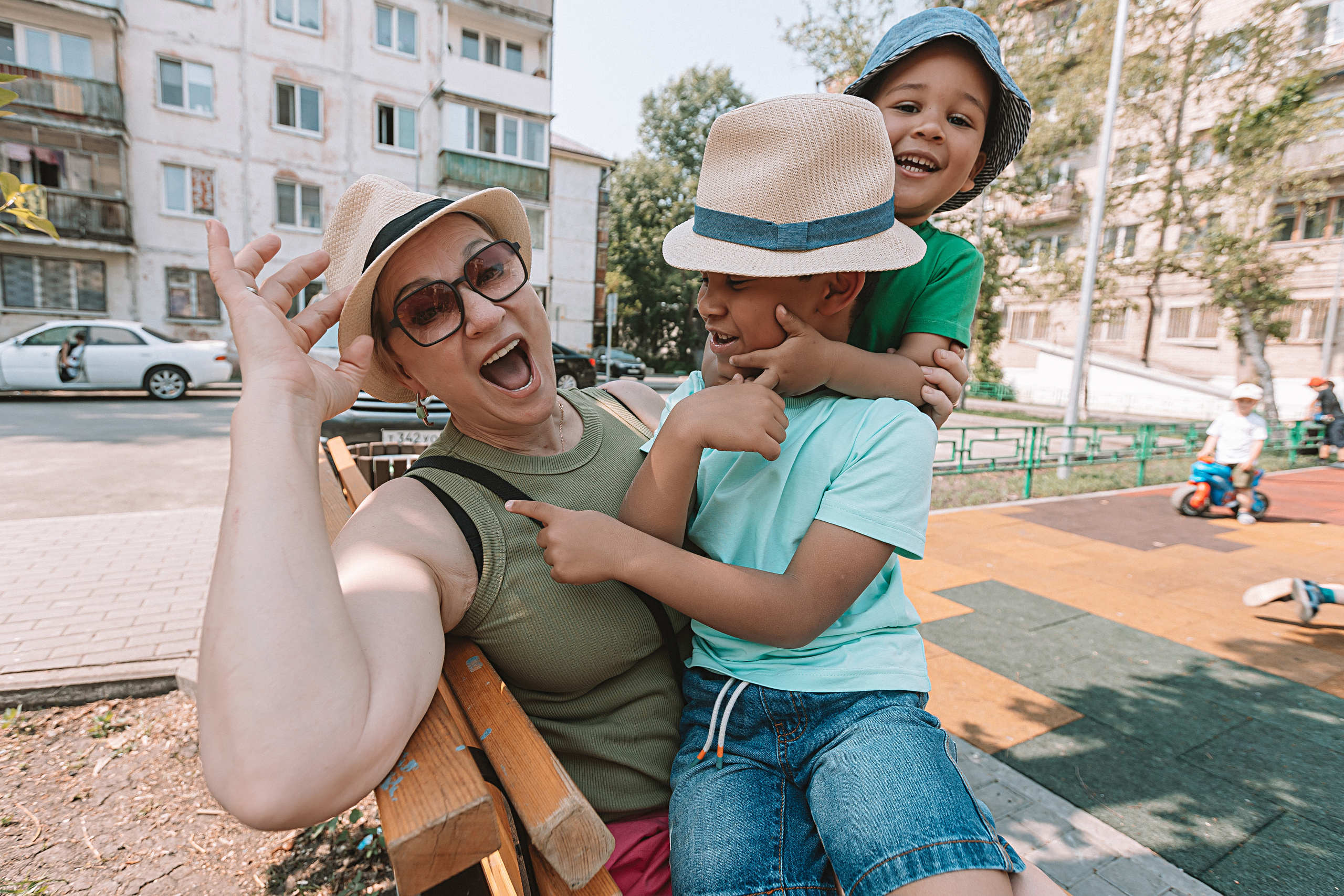Один день в саду (частный). Семейный фотограф Тюмень, фотограф на роды Салмина Мария