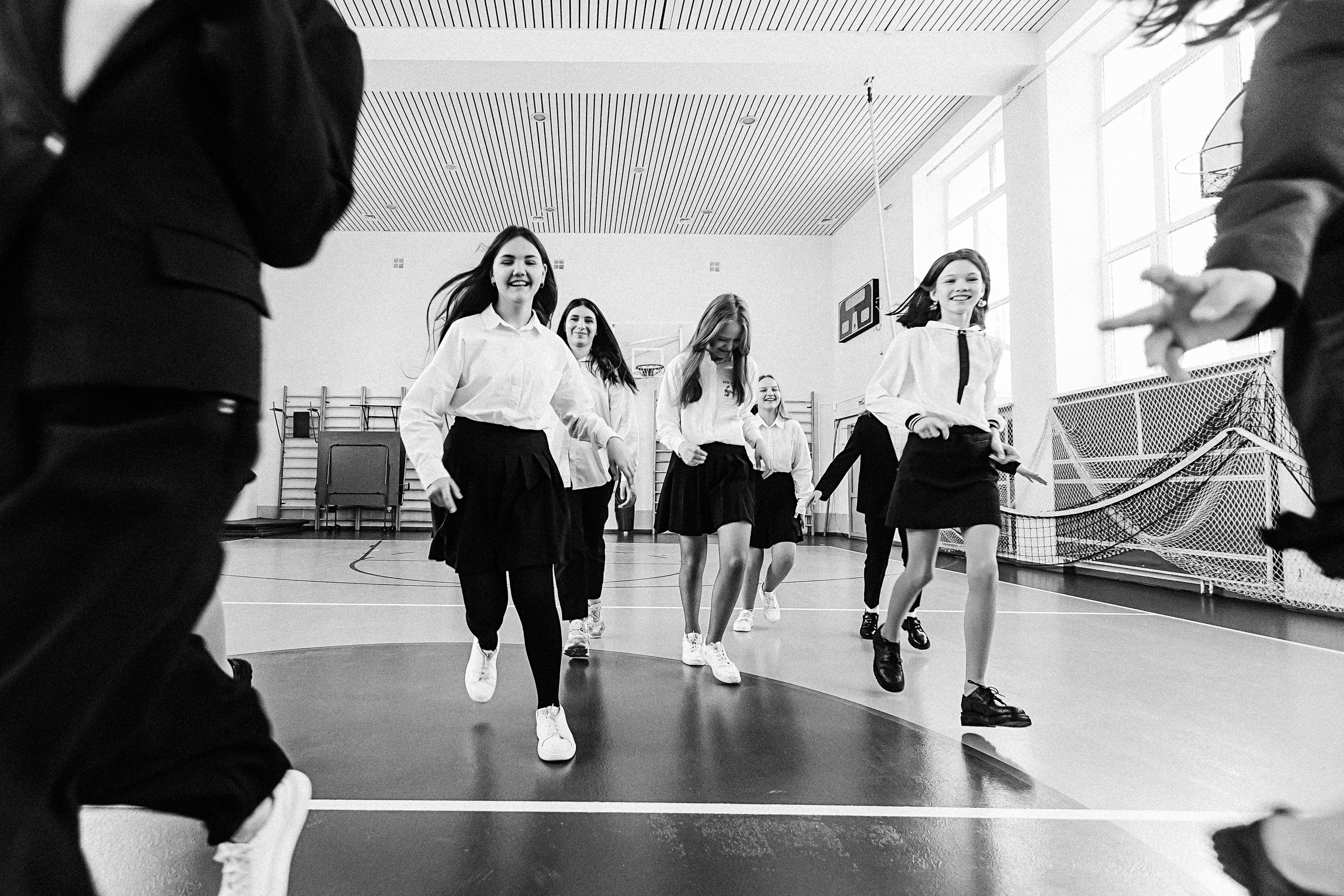 7 класс в стенах школы. Семейный фотограф Тюмень, фотограф на роды Салмина Мария