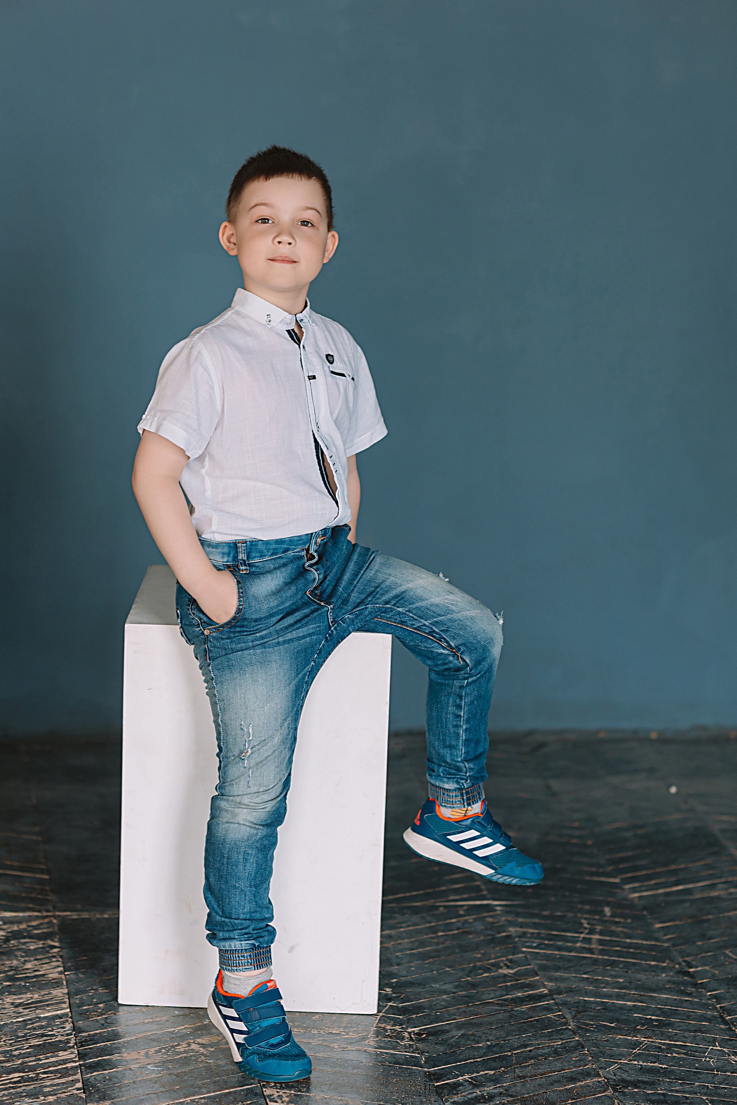 Садик в фотостудии. Семейный фотограф Тюмень, фотограф на роды Салмина Мария