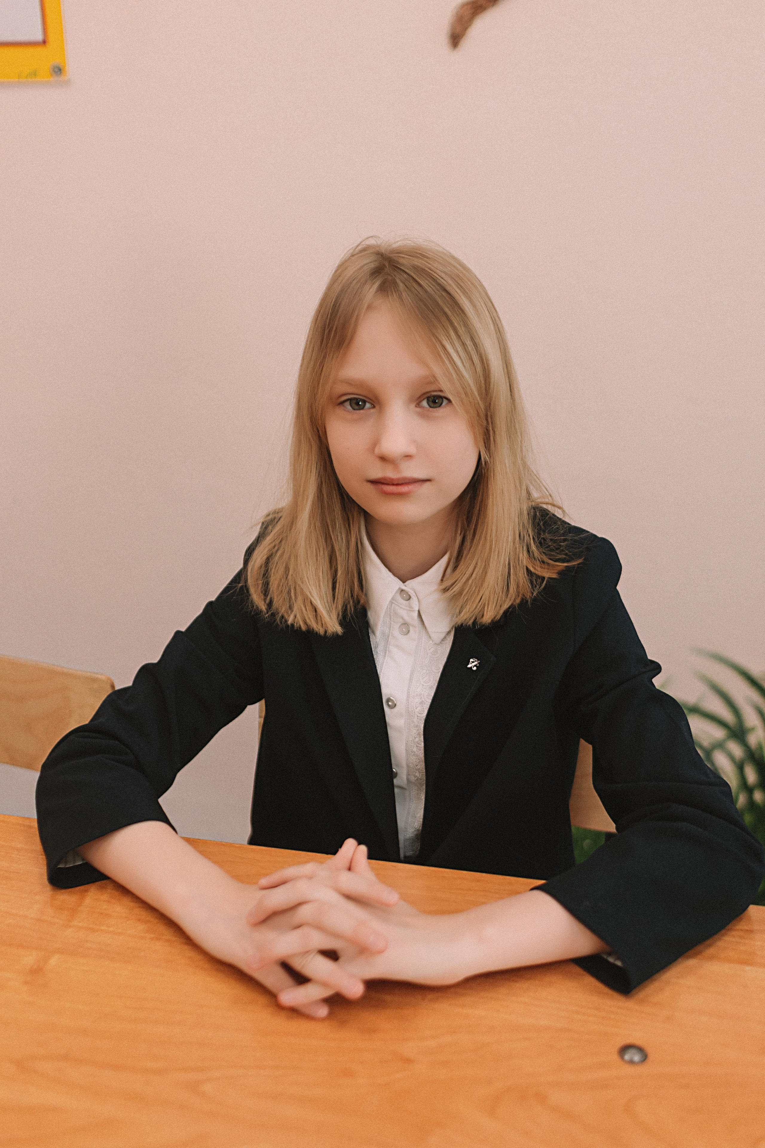 7 класс в стенах школы. Семейный фотограф Тюмень, фотограф на роды Салмина Мария