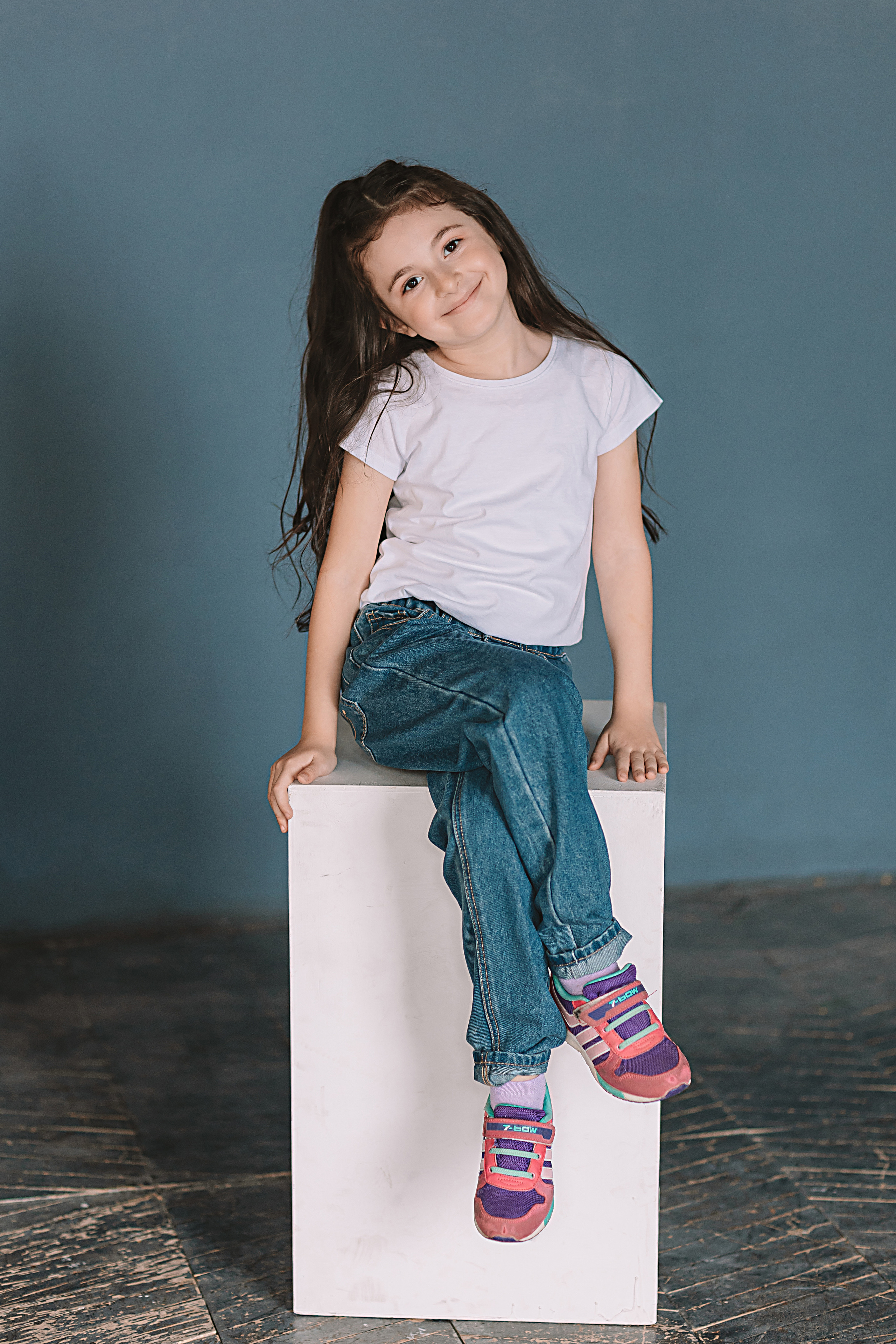 Садик в фотостудии. Семейный фотограф Тюмень, фотограф на роды Салмина Мария