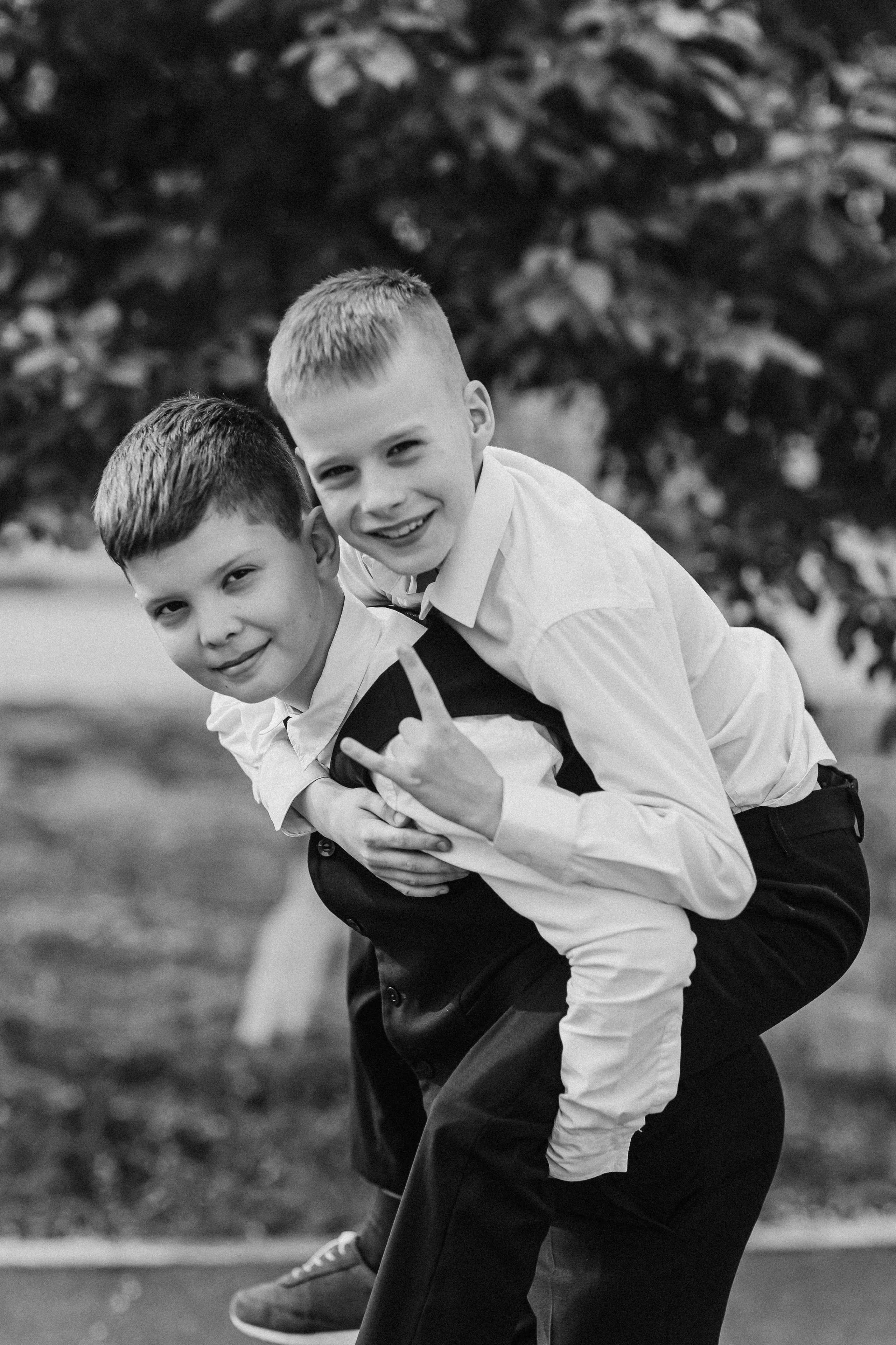 3 класс у школы. Семейный фотограф Тюмень, фотограф на роды Салмина Мария