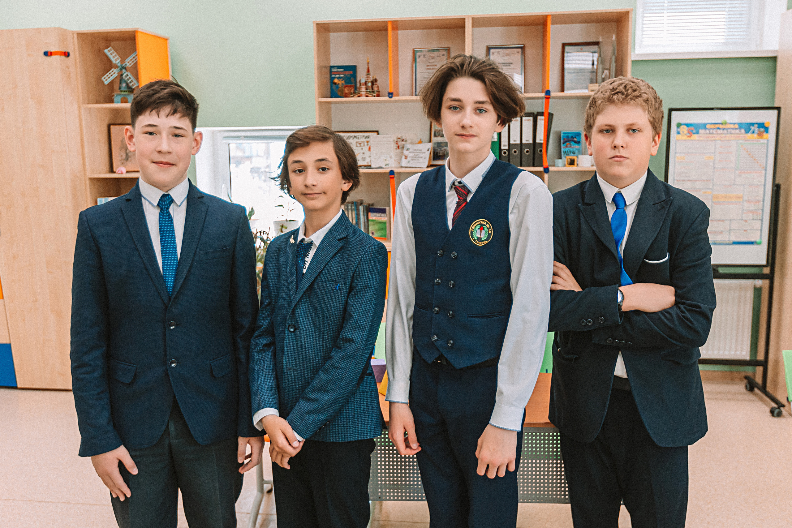 7 класс в кабинете. Семейный фотограф Тюмень, фотограф на роды Салмина Мария