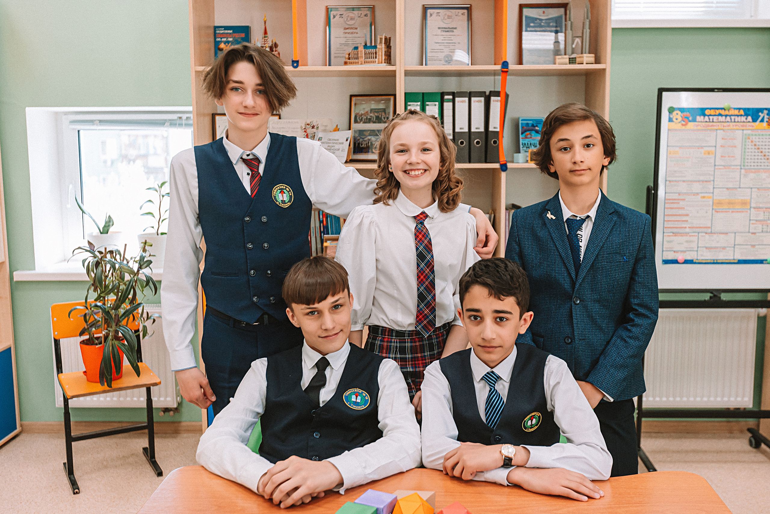 7 класс в кабинете. Семейный фотограф Тюмень, фотограф на роды Салмина Мария