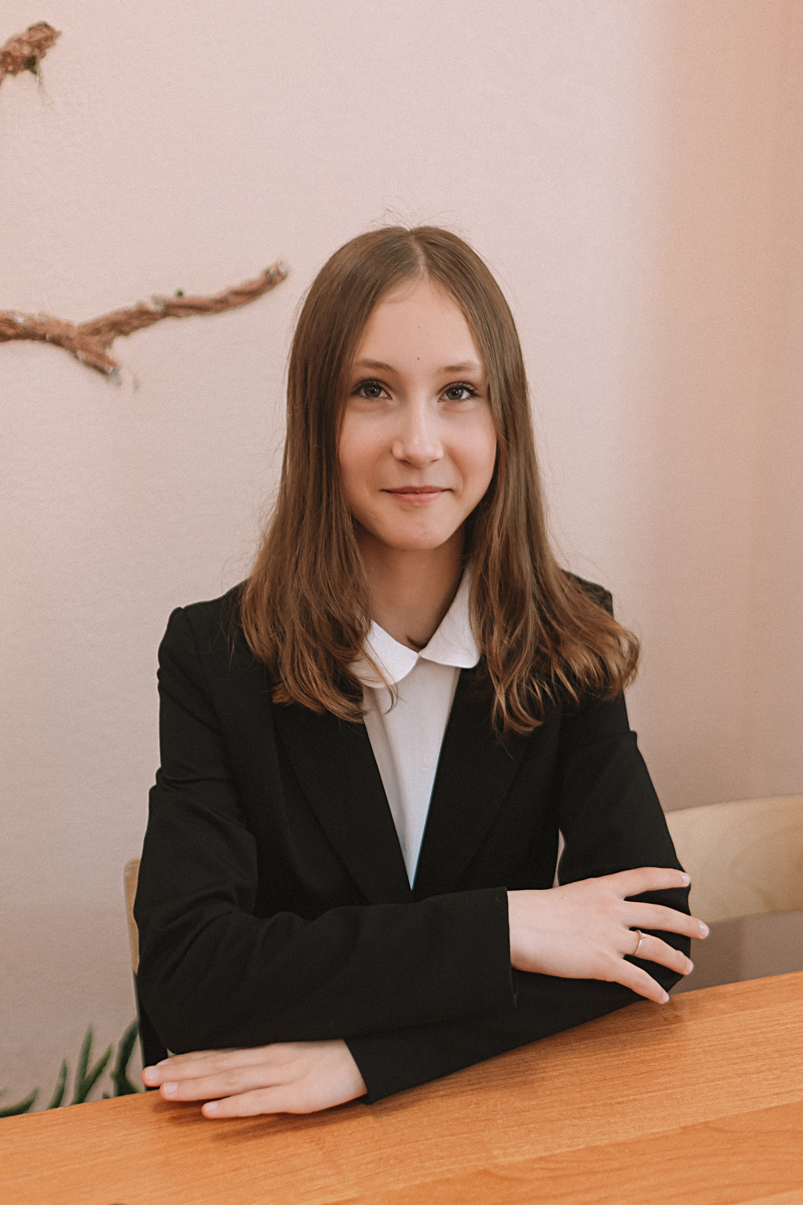 7 класс в стенах школы. Семейный фотограф Тюмень, фотограф на роды Салмина Мария