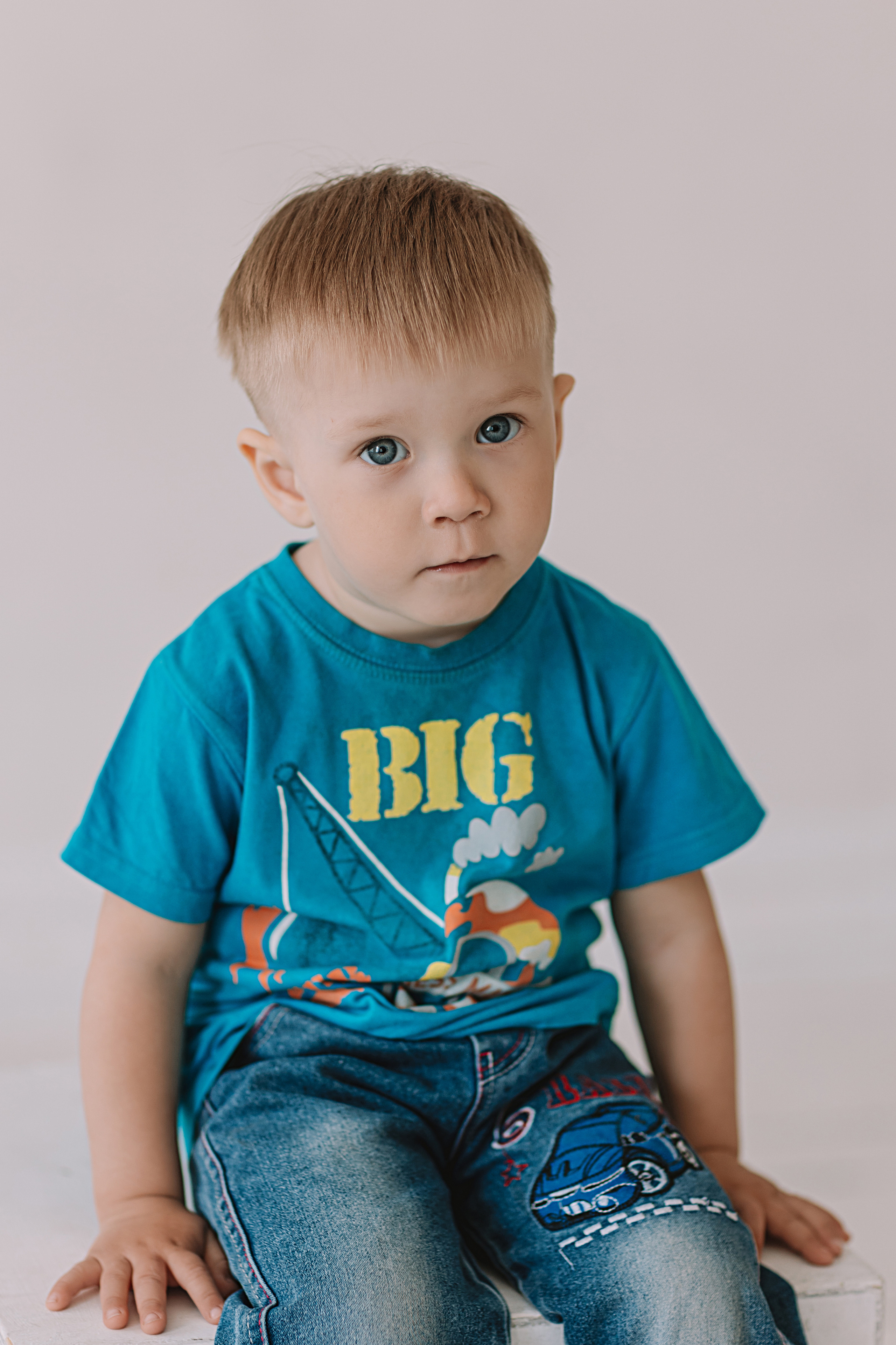 Младшая группа садика в студии. Семейный фотограф Тюмень, фотограф на роды Салмина Мария