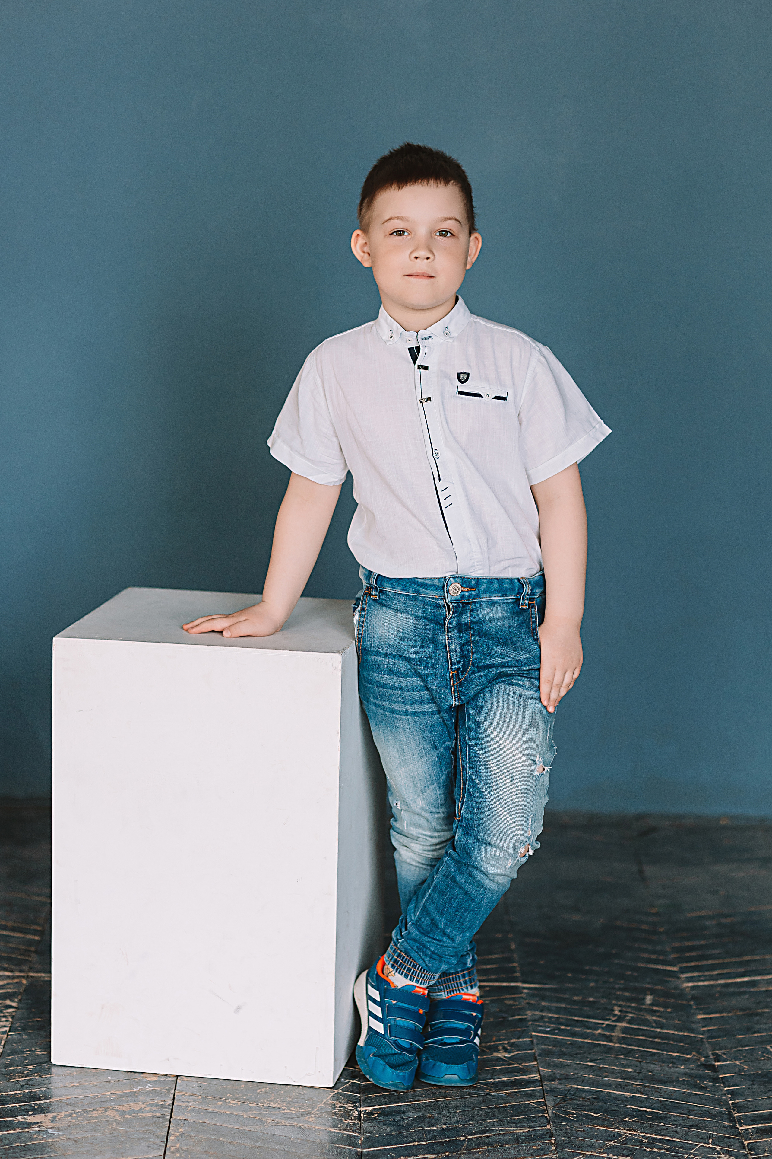 Садик в фотостудии. Семейный фотограф Тюмень, фотограф на роды Салмина Мария