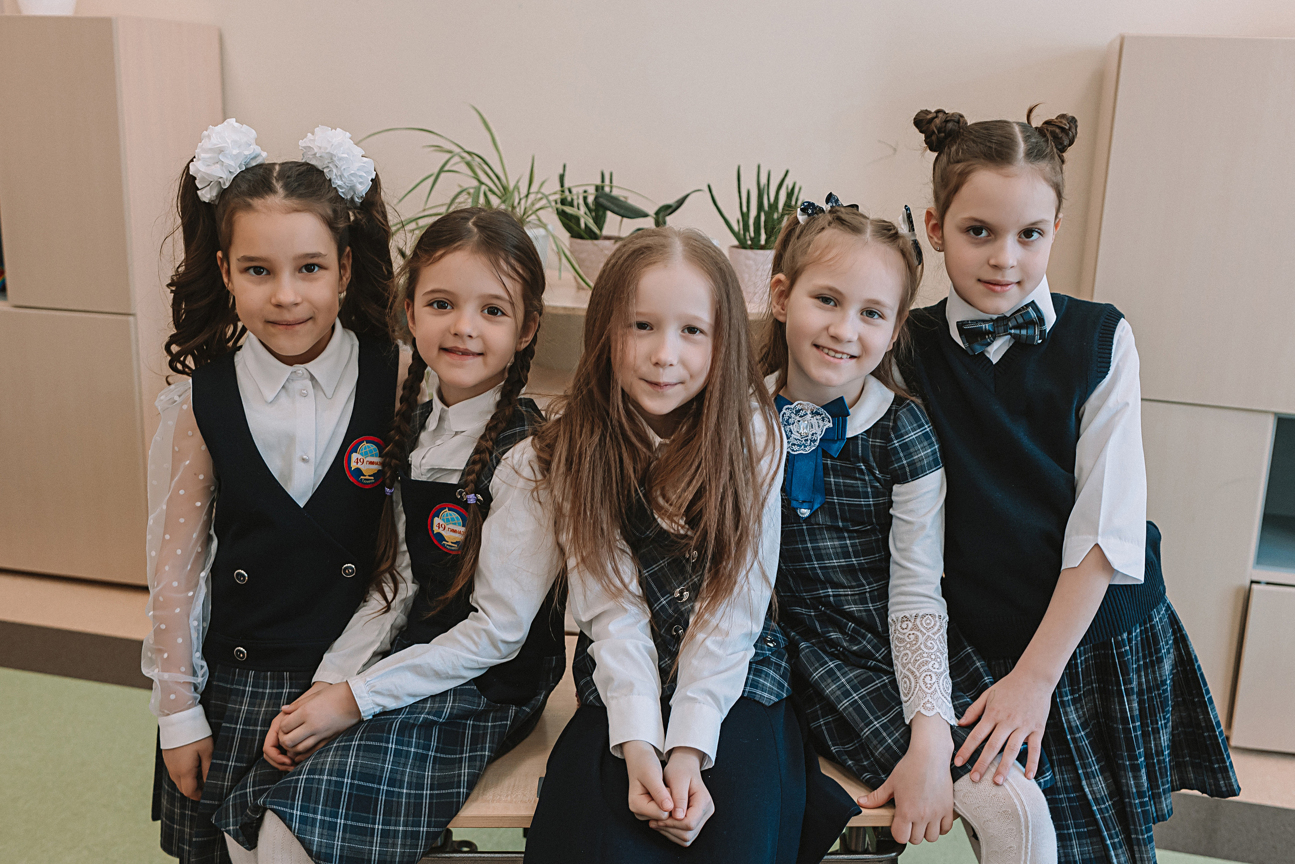 1 класс в кабинете. Семейный фотограф Тюмень, фотограф на роды Салмина Мария