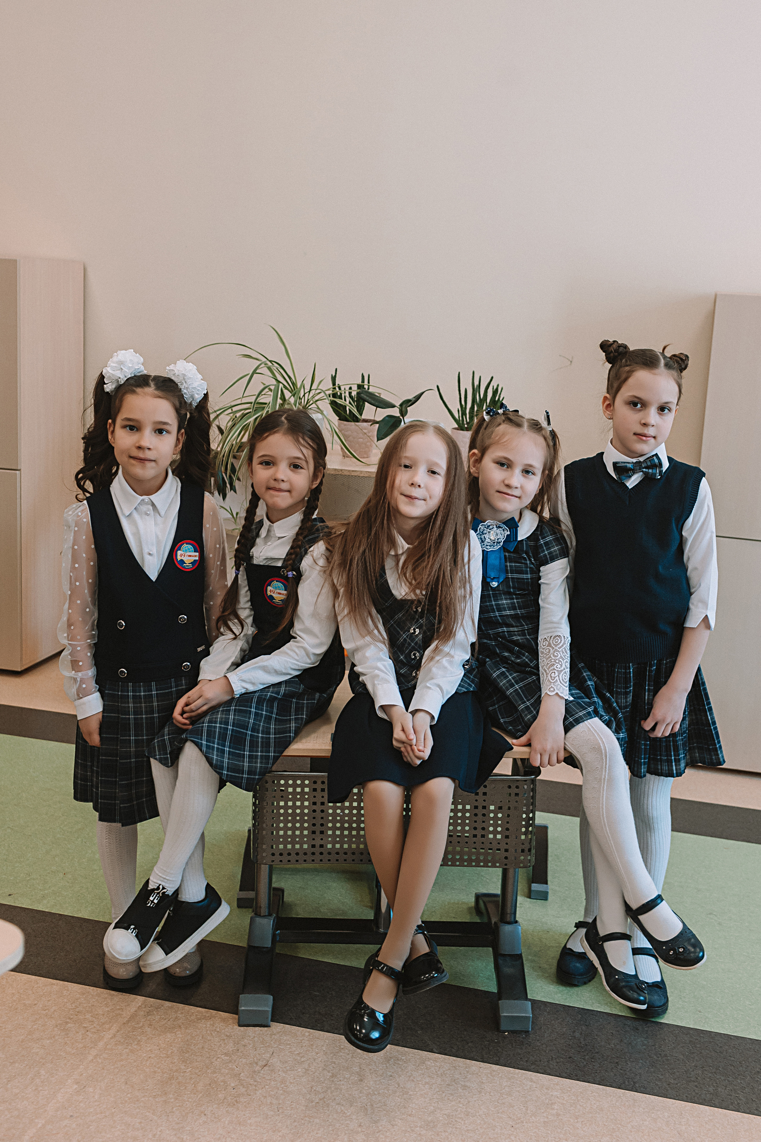 1 класс в кабинете. Семейный фотограф Тюмень, фотограф на роды Салмина Мария