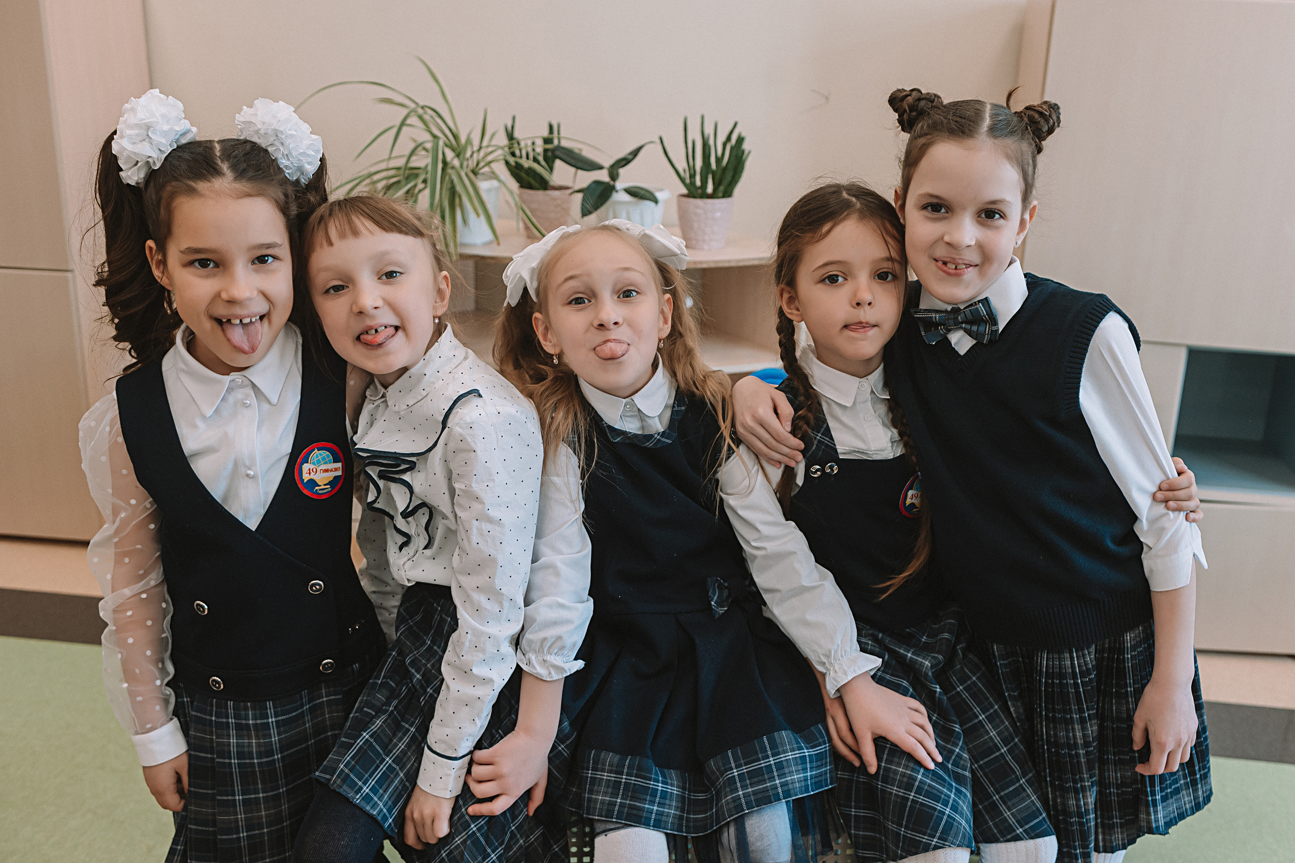 1 класс в кабинете. Семейный фотограф Тюмень, фотограф на роды Салмина Мария