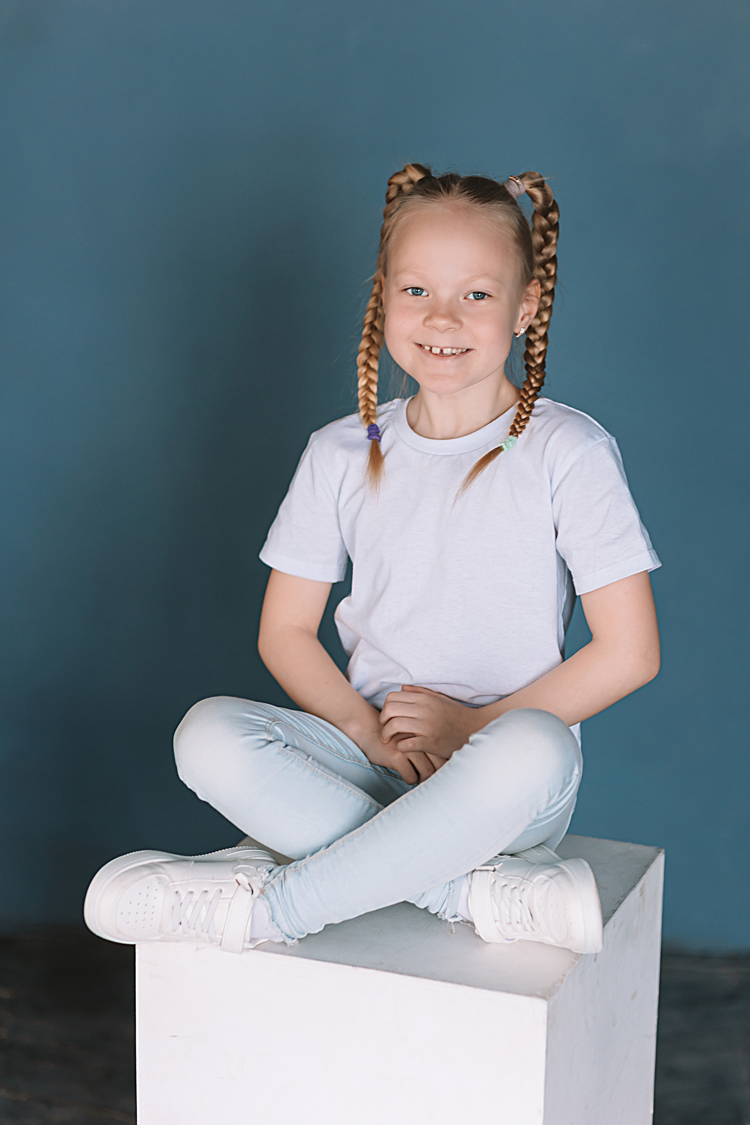 Садик в фотостудии. Семейный фотограф Тюмень, фотограф на роды Салмина Мария