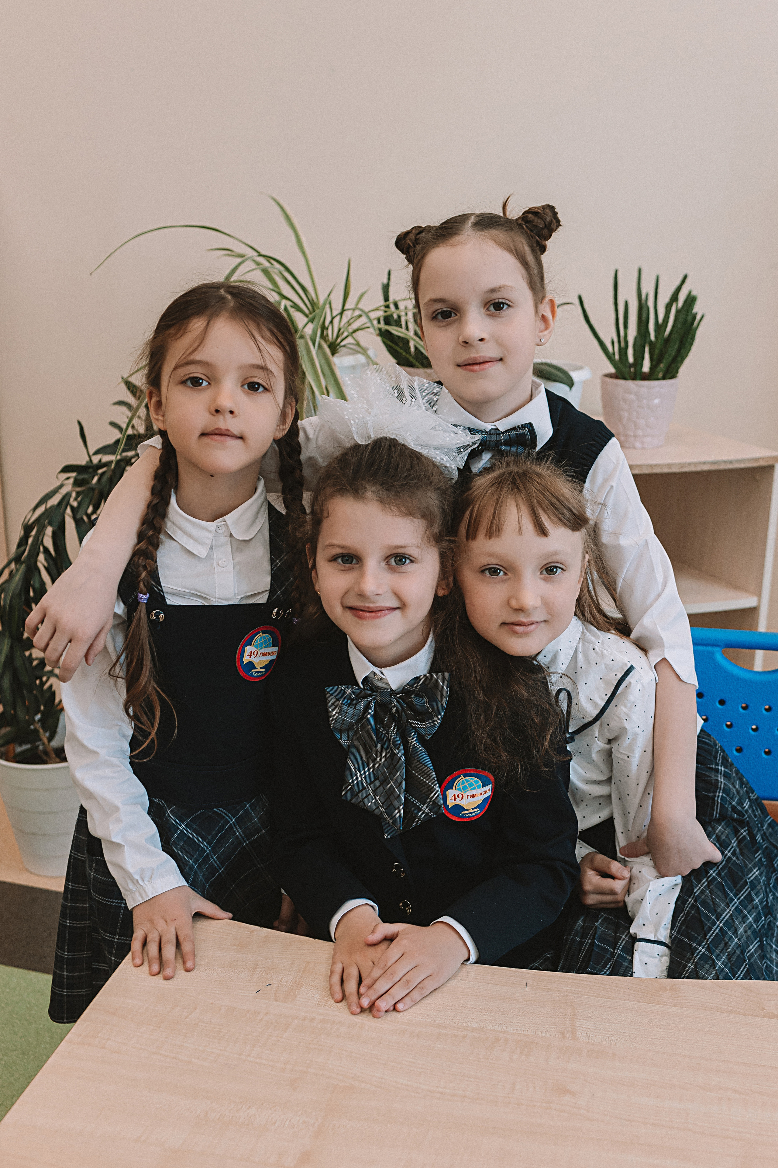 1 класс в кабинете. Семейный фотограф Тюмень, фотограф на роды Салмина Мария