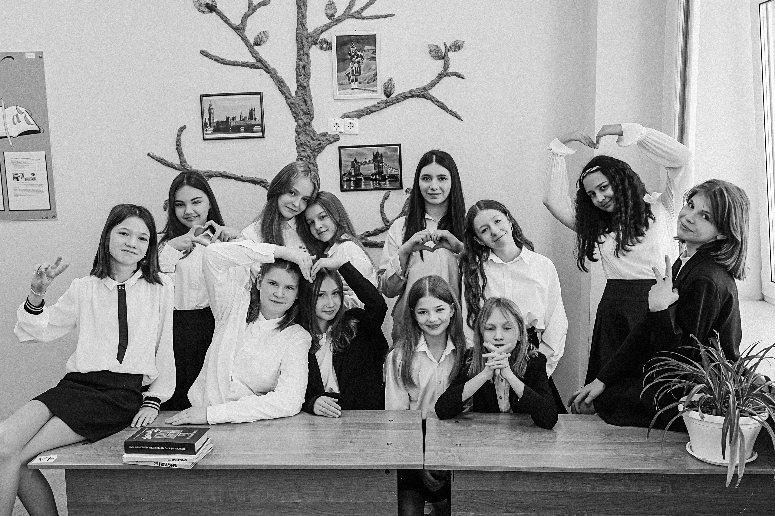 7 класс в стенах школы. Семейный фотограф Тюмень, фотограф на роды Салмина Мария