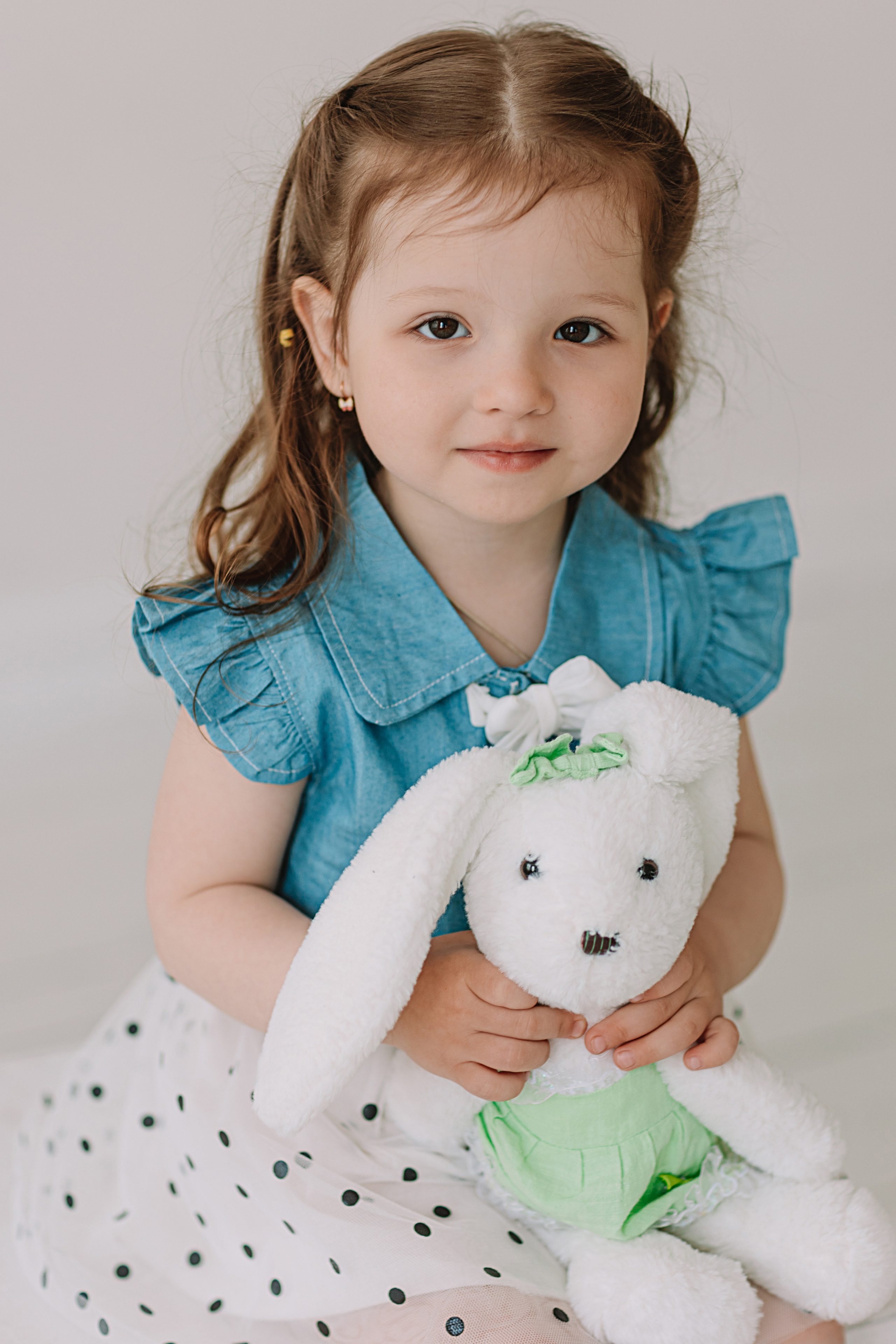 Младшая группа садика в студии. Семейный фотограф Тюмень, фотограф на роды Салмина Мария