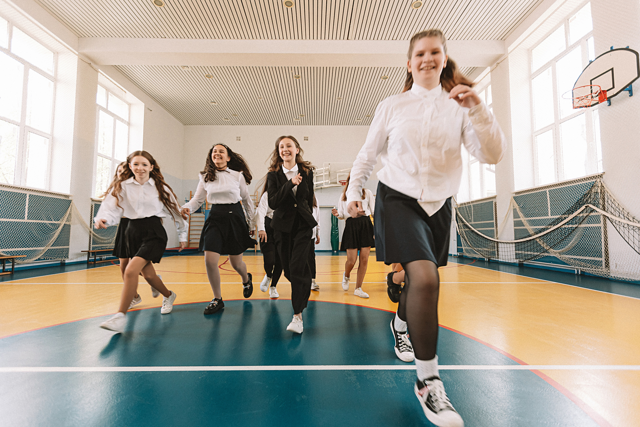 7 класс в стенах школы. Семейный фотограф Тюмень, фотограф на роды Салмина Мария