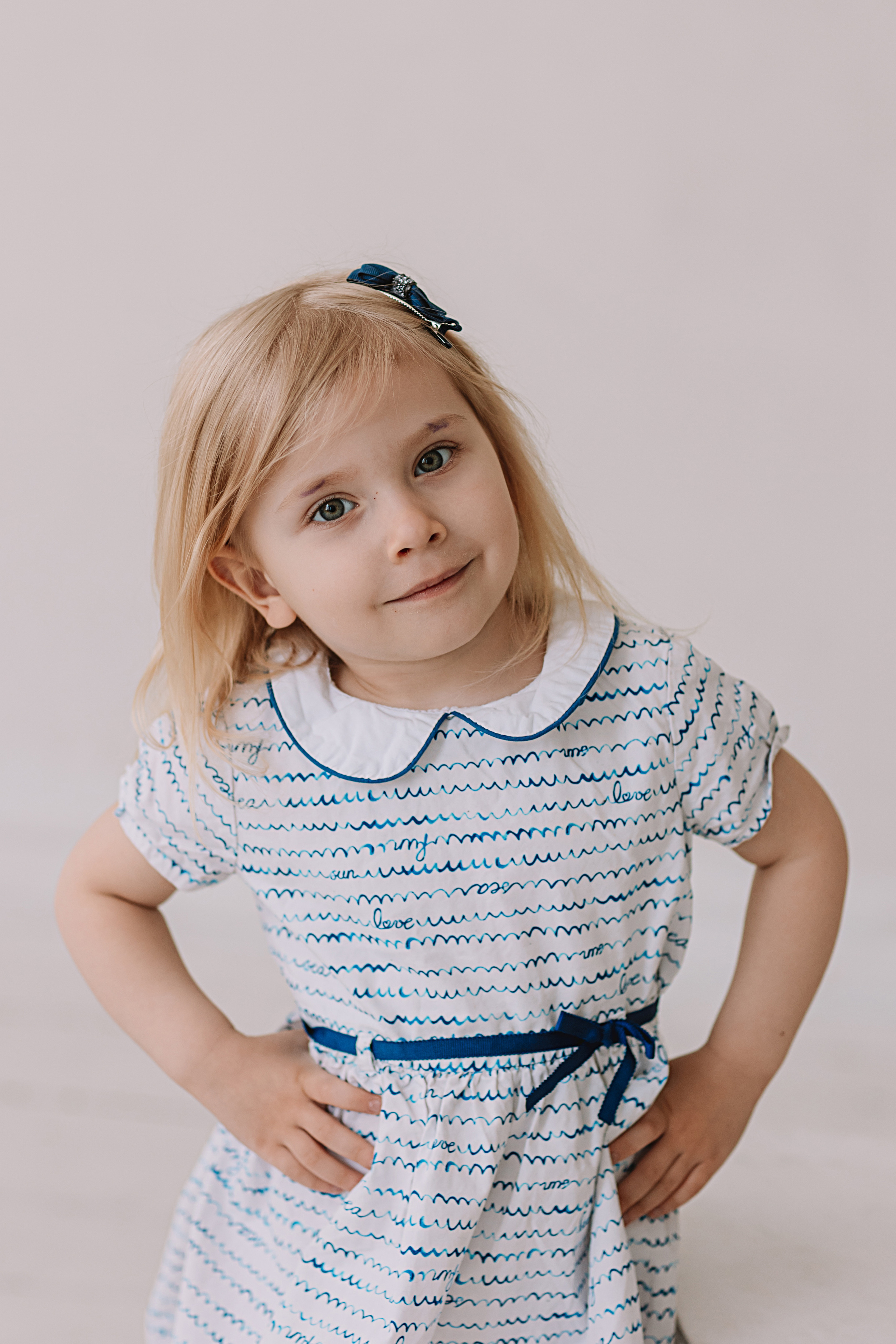 Младшая группа садика в студии. Семейный фотограф Тюмень, фотограф на роды Салмина Мария