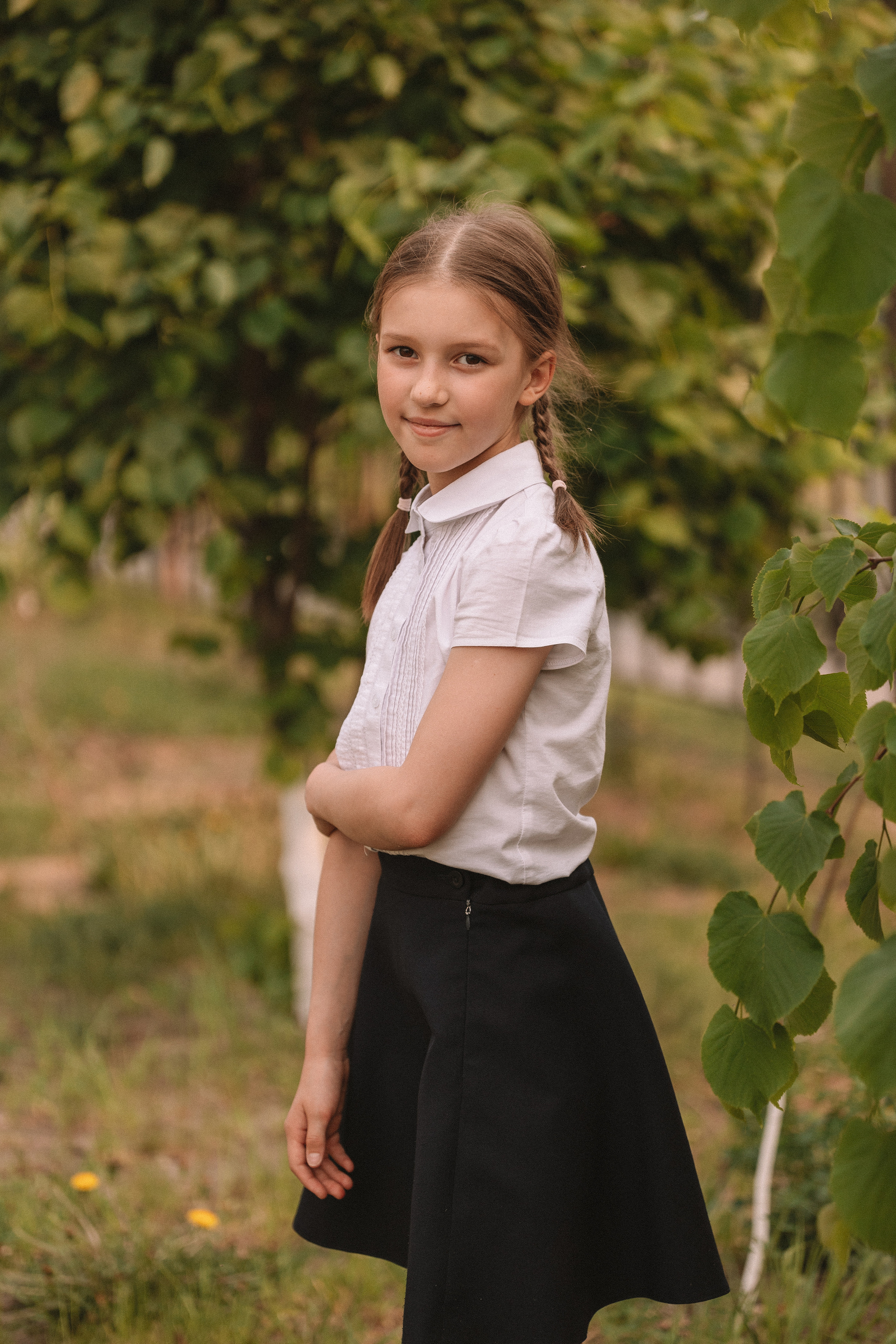 3 класс у школы. Семейный фотограф Тюмень, фотограф на роды Салмина Мария