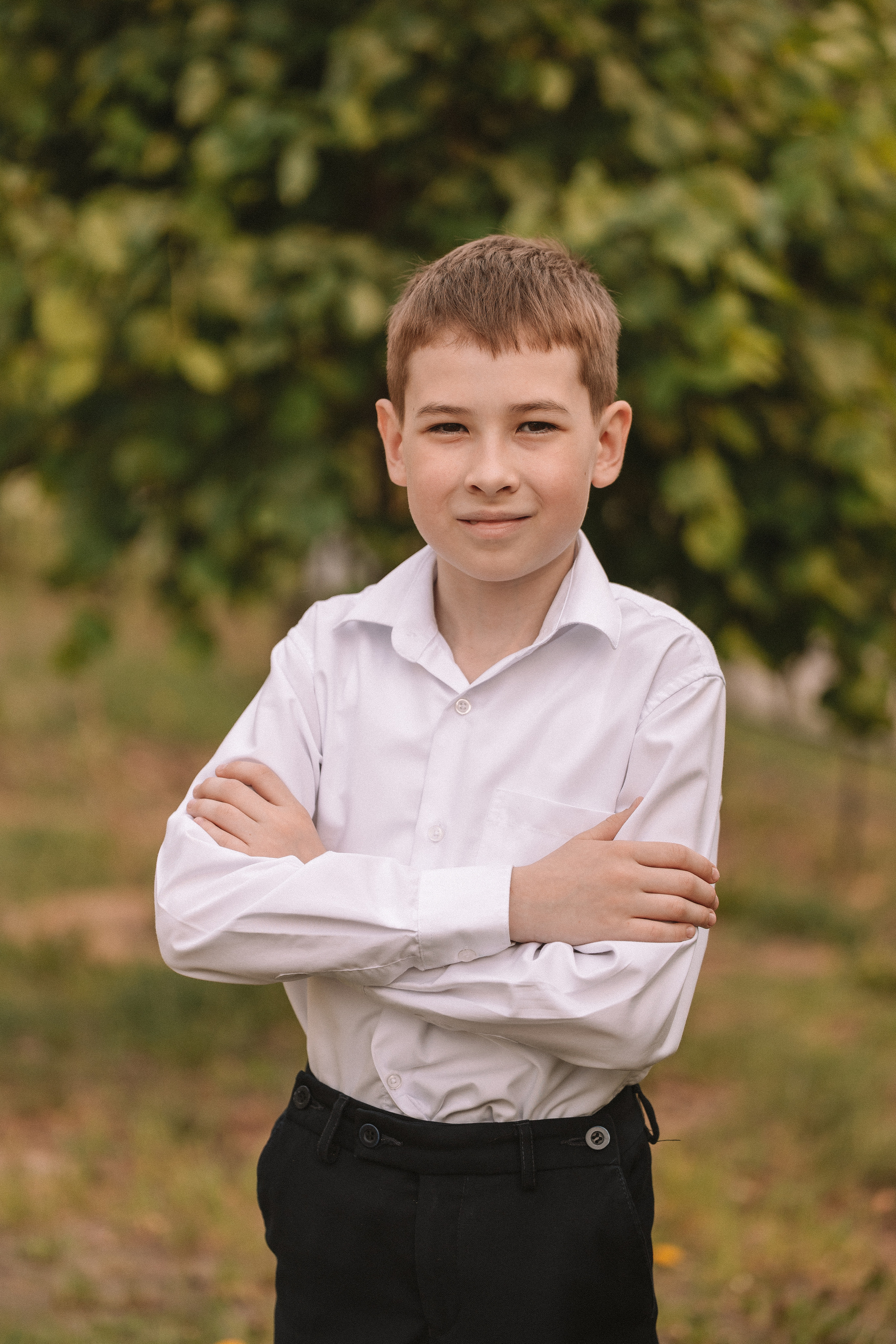 3 класс у школы. Семейный фотограф Тюмень, фотограф на роды Салмина Мария