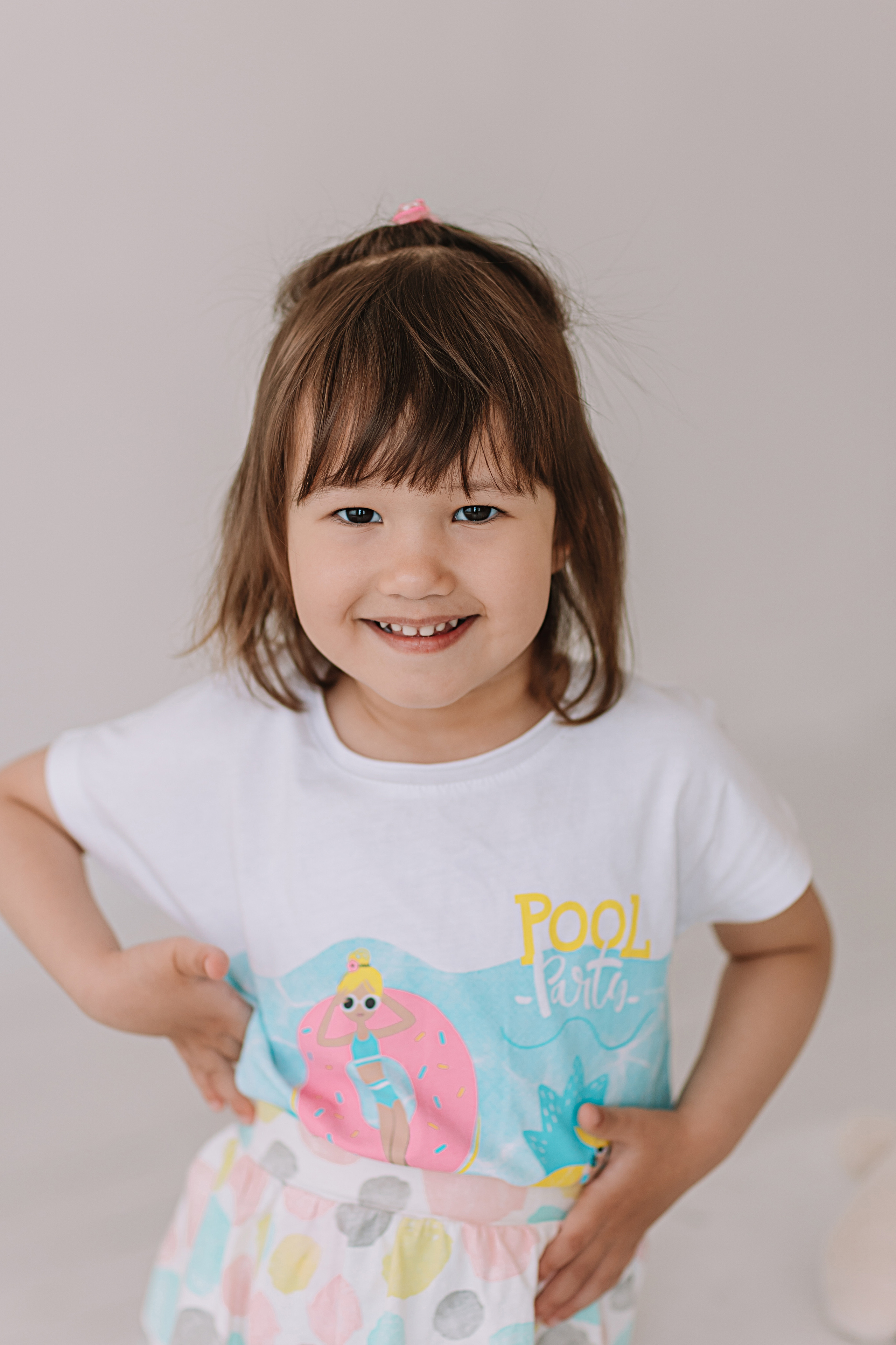 Младшая группа садика в студии. Семейный фотограф Тюмень, фотограф на роды Салмина Мария