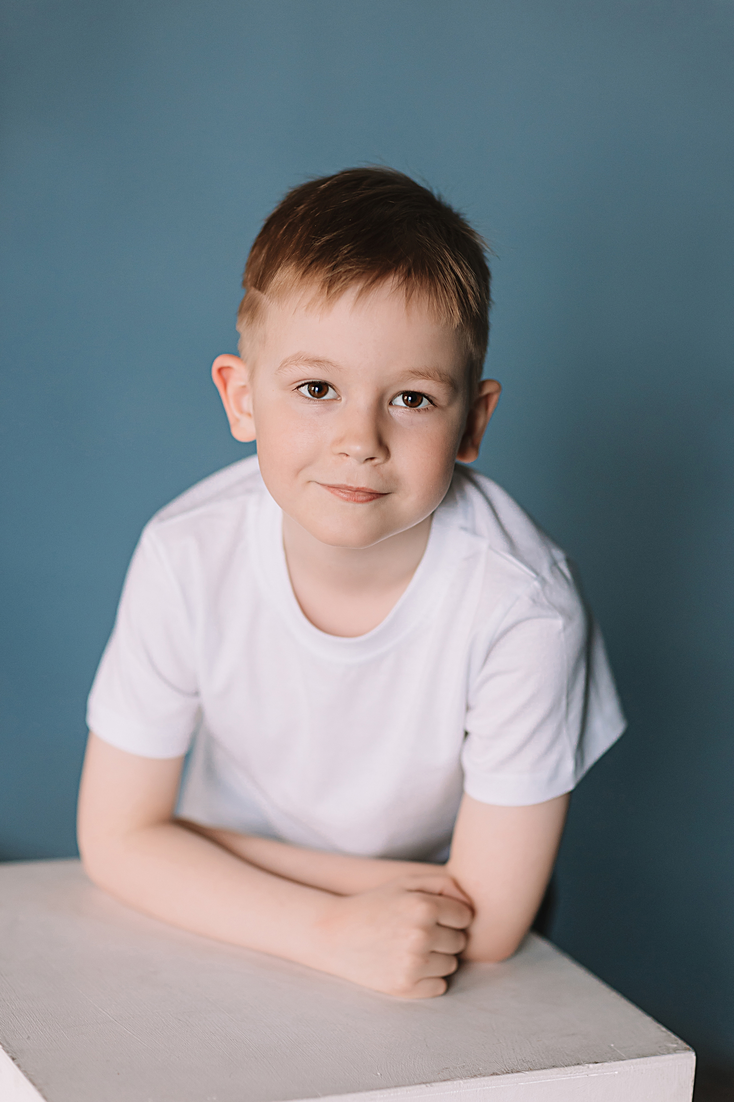 Садик в фотостудии. Семейный фотограф Тюмень, фотограф на роды Салмина Мария