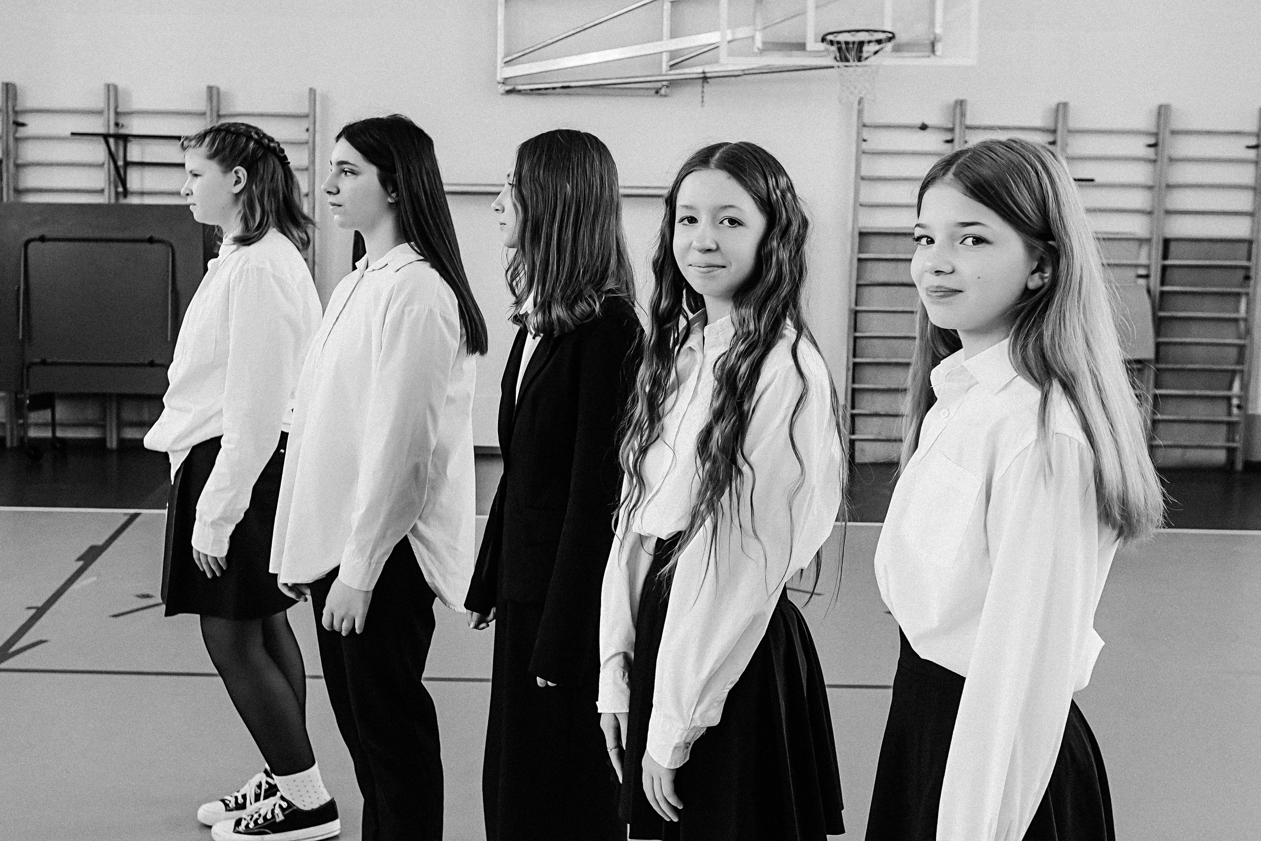 7 класс в стенах школы. Семейный фотограф Тюмень, фотограф на роды Салмина Мария