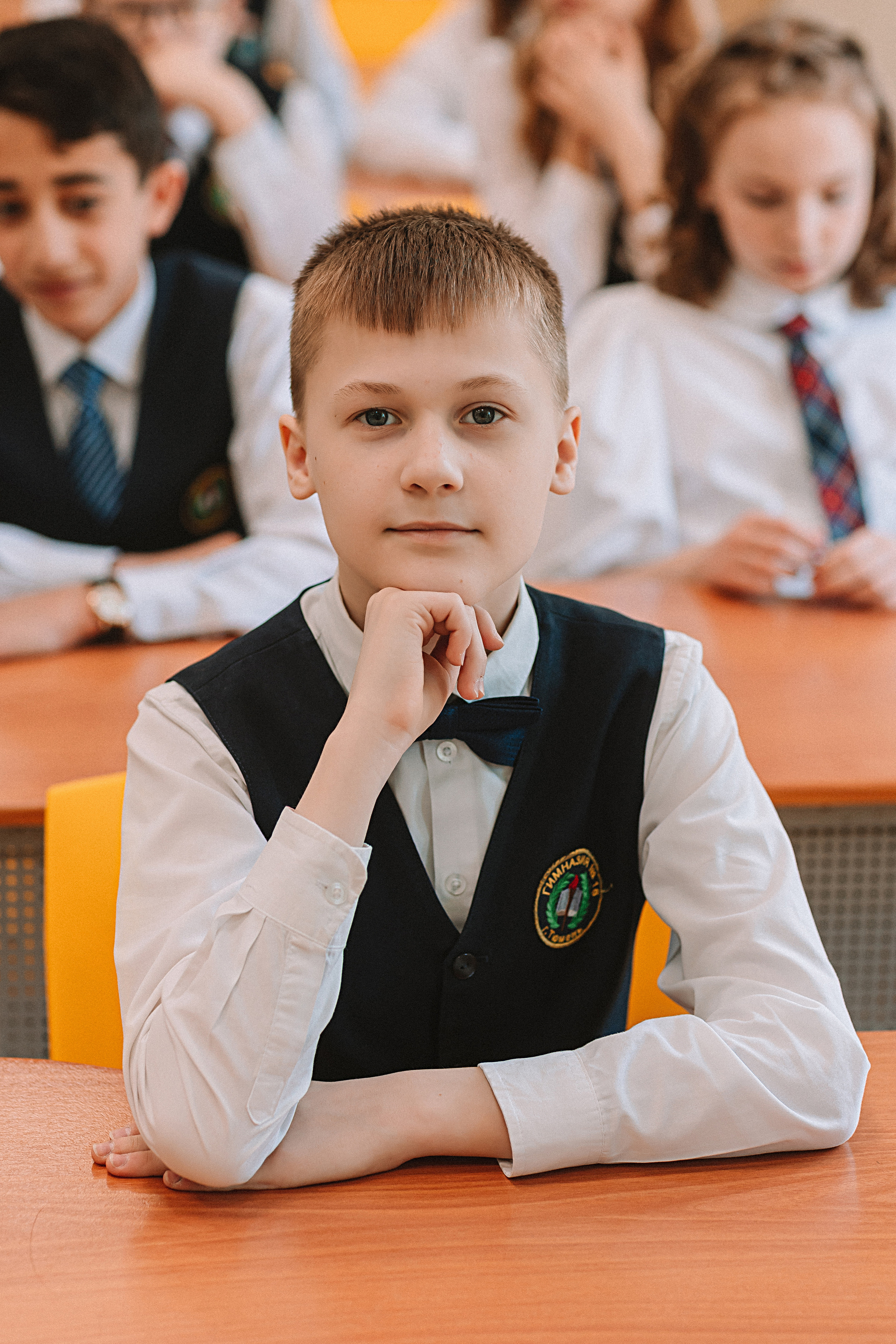 7 класс в кабинете. Семейный фотограф Тюмень, фотограф на роды Салмина Мария