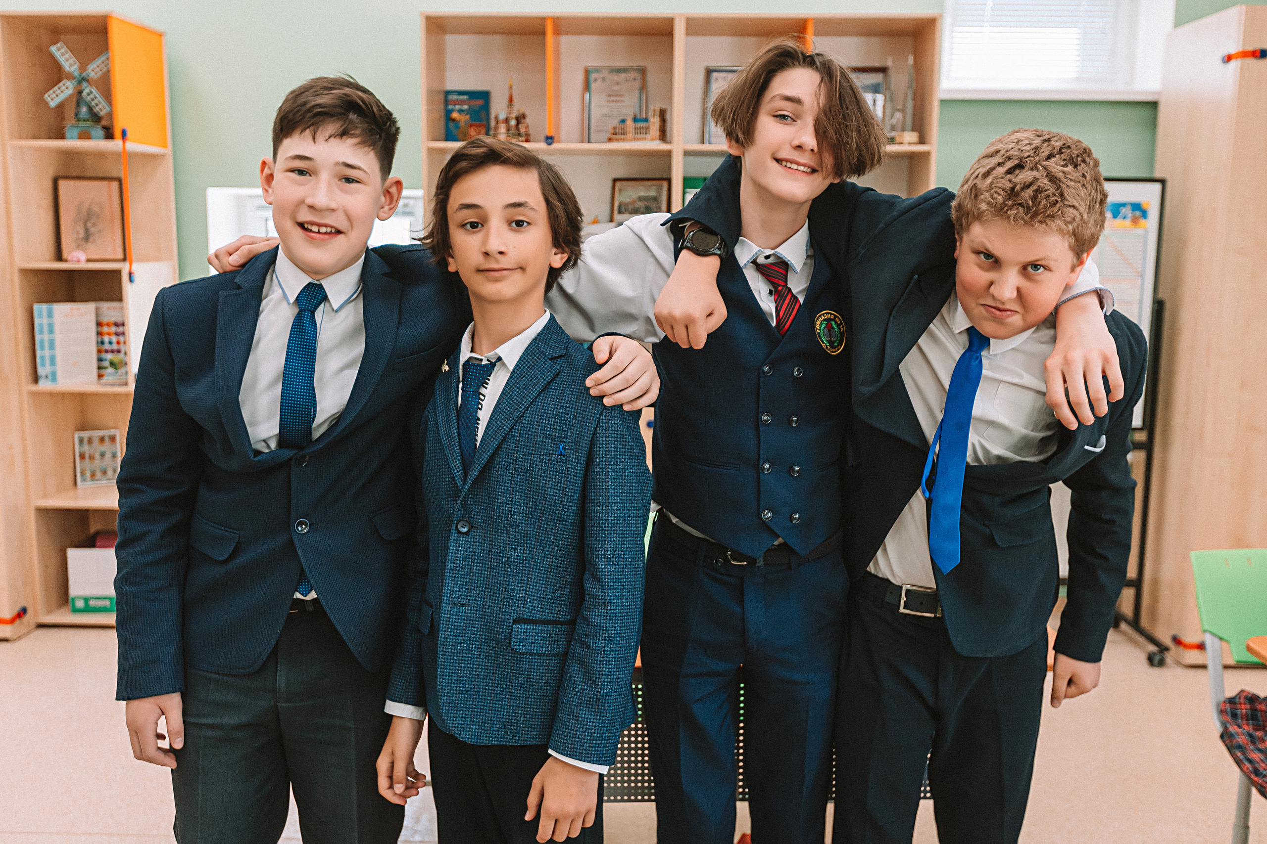 7 класс в кабинете. Семейный фотограф Тюмень, фотограф на роды Салмина Мария